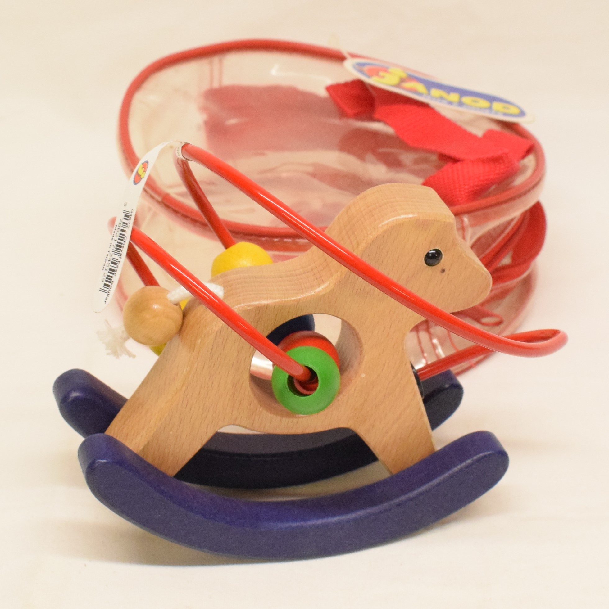 Jouet d'éveil en bois et métal mini cheval à bascule et boulier JANOD État correct - 10,00 € Jouet d'éveil en bois et métal mini cheval à bascule et boulier JANOD État correct reconditionné disponible sur Label Emmaüs