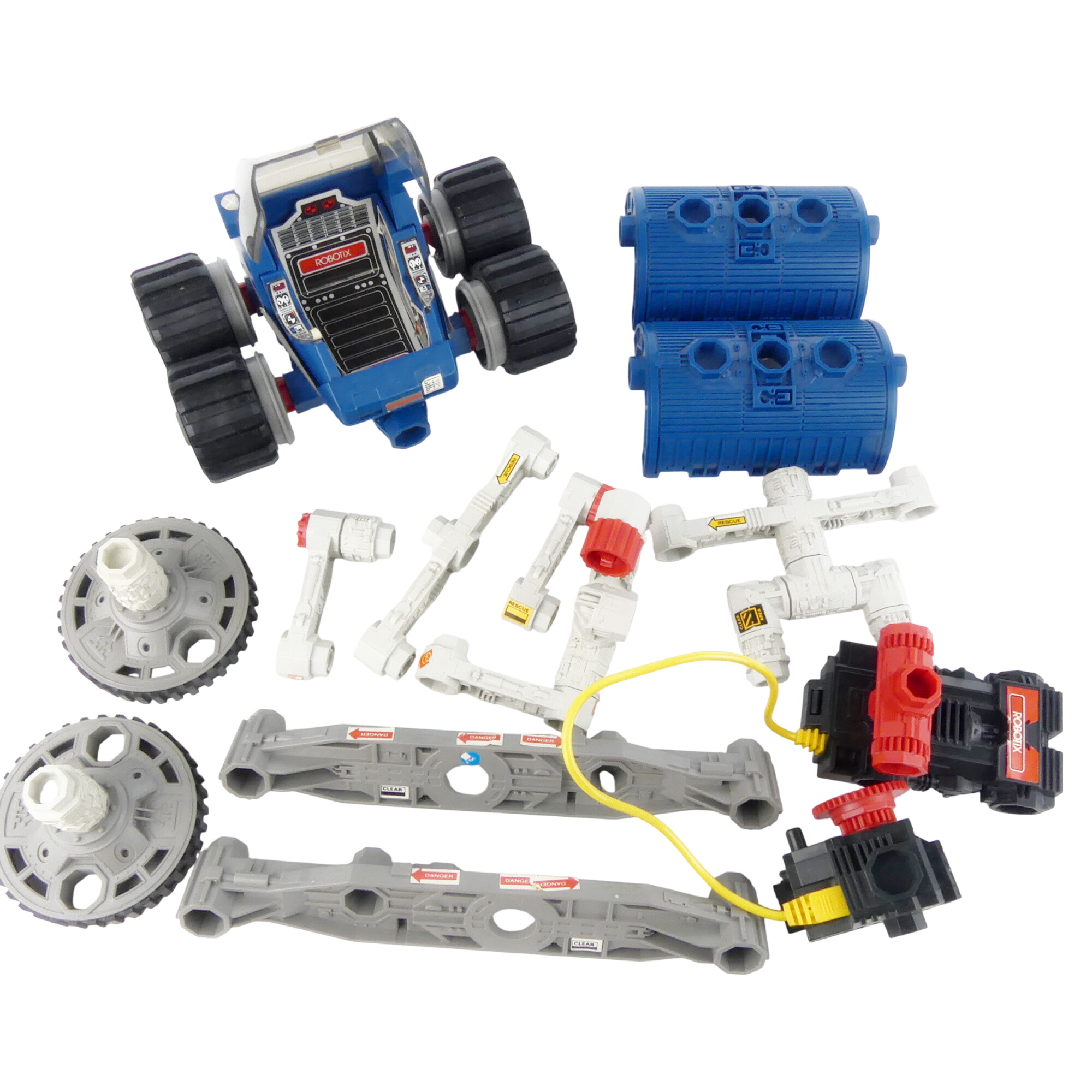 Jouet ROBOTIX pour pièces - année 80 Bon état - 10,00 € Jouet ROBOTIX pour pièces - année 80 Bon état reconditionné disponible sur Label Emmaüs