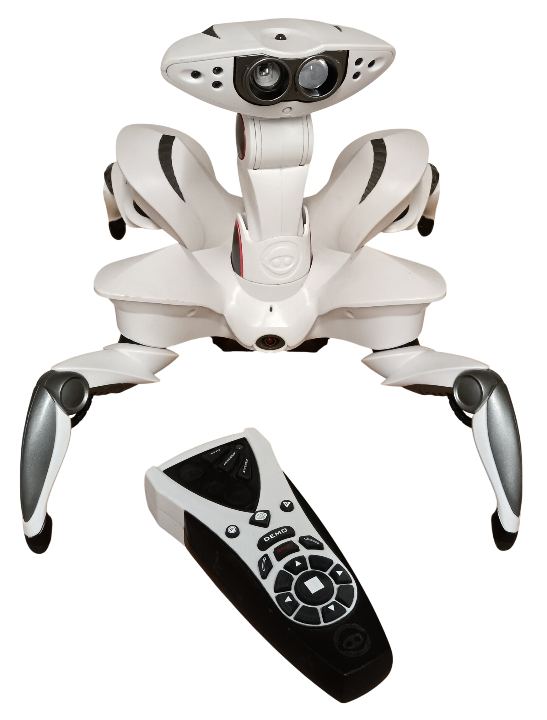 Jouet télécommandé Roboquad marque Wowwee Robotics Bon état - 42,00 € Jouet télécommandé Roboquad marque Wowwee Robotics Bon état reconditionné disponible sur Label Emmaüs