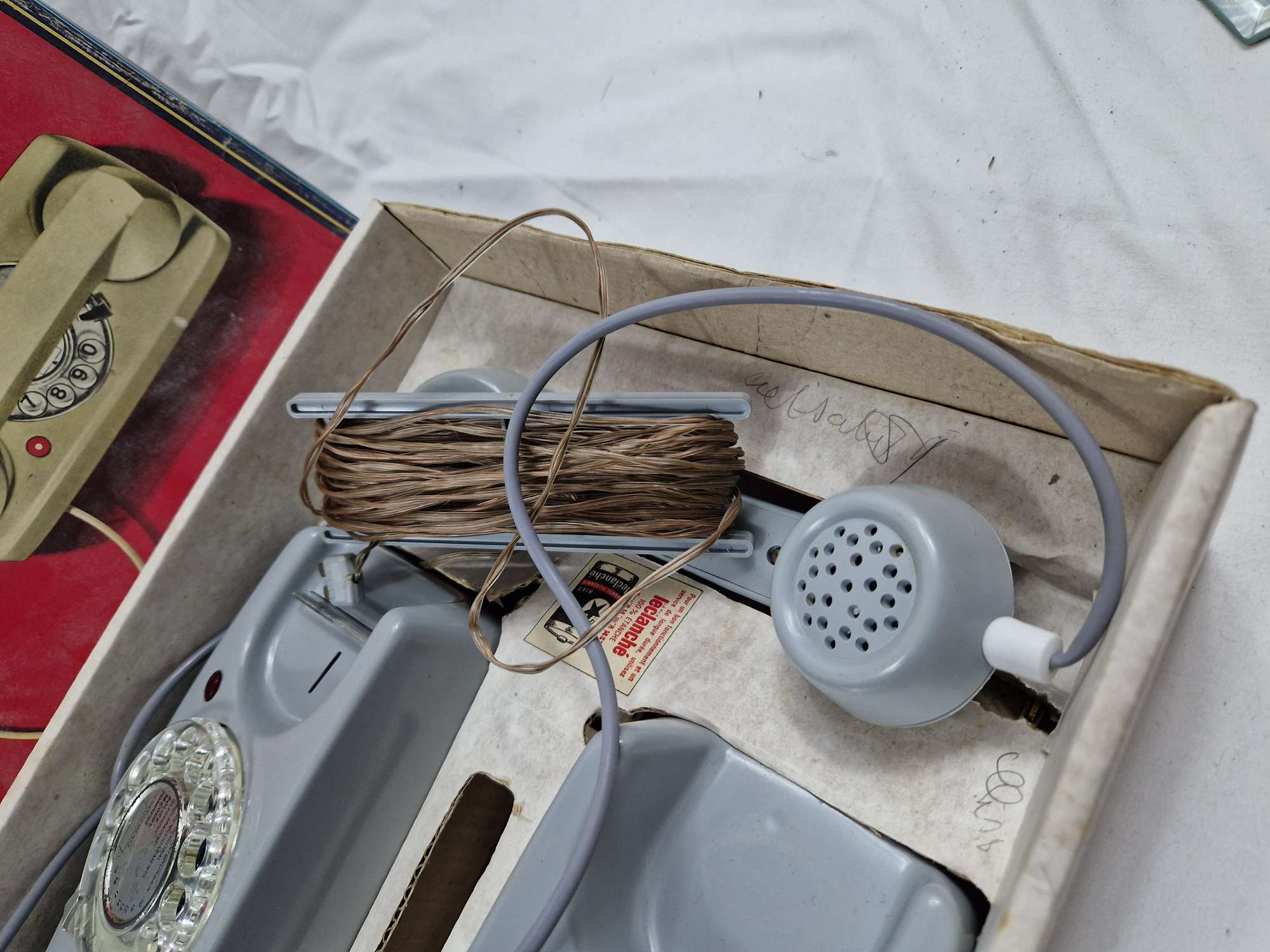 Voir photo 4 de Jouet Téléphone d'appartement vintage Jouet Téléphone d'appartement vintage État correct reconditionné photo 4