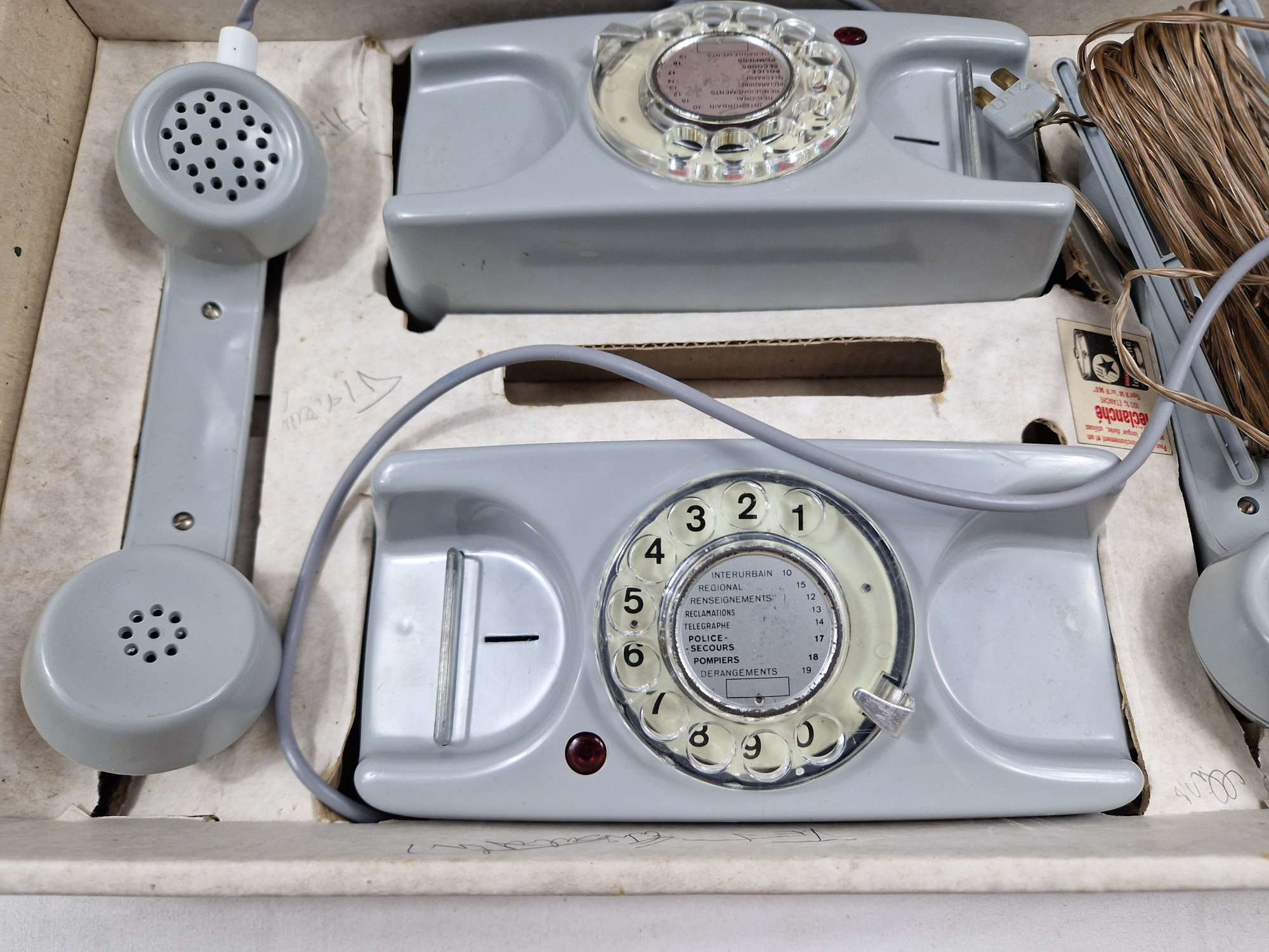 Voir photo 7 de Jouet Téléphone d'appartement vintage Jouet Téléphone d'appartement vintage État correct reconditionné photo 7
