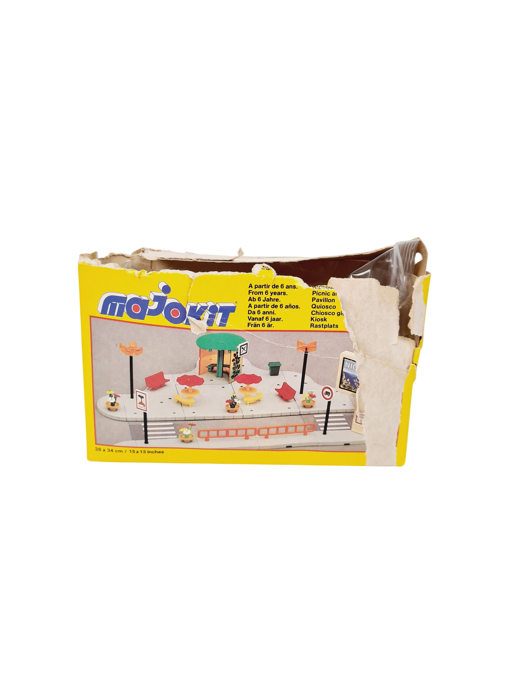Jouet vintage - Majokit - Kiosque - 1983 - Dès 6 ans Bon état - 10,00 € Jouet vintage - Majokit - Kiosque - 1983 - Dès 6 ans Bon état reconditionné disponible sur Label Emmaüs