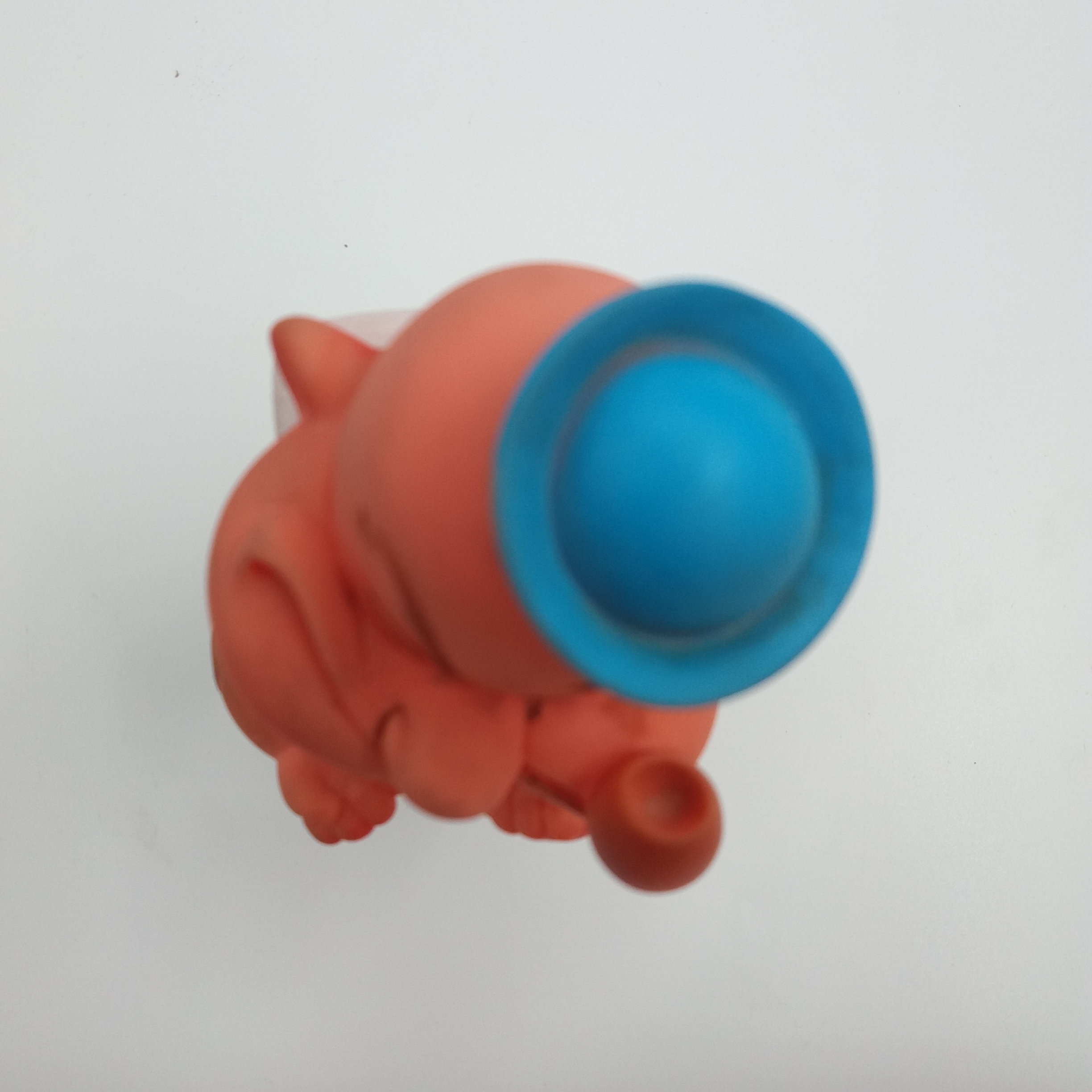 Voir photo 5 de Jouet vintage Popeye. Plastique. Signé K.F.S FARMI 1977. Jouet vintage Popeye. Plastique. Signé K.F.S FARMI 1977. Bon état reconditionné photo 5