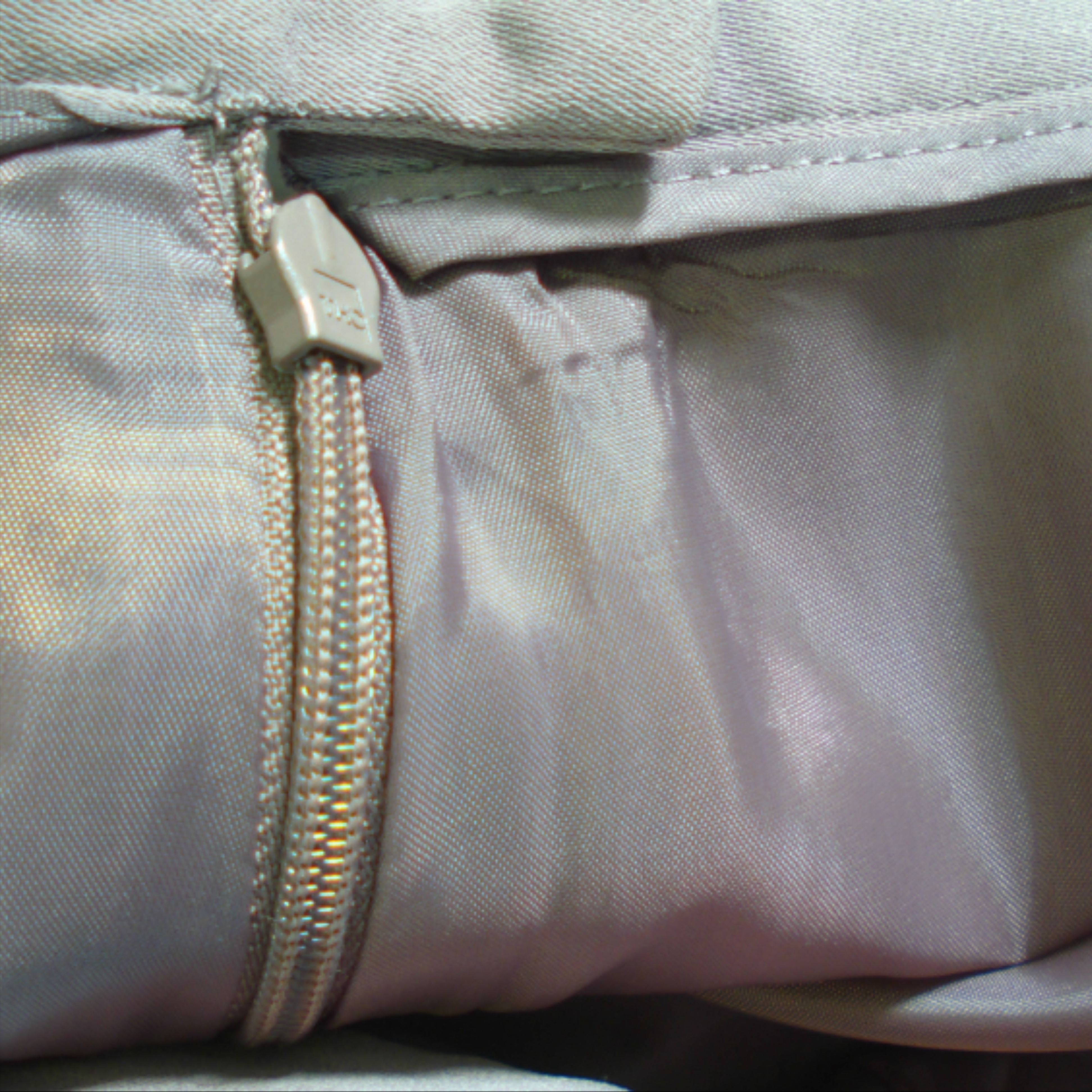 Voir photo 8 de Jupe ANNE WEYBURN LA REDOUTE, taupe à godets, taille 38 Jupe ANNE WEYBURN LA REDOUTE, taupe à godets, taille 38 Très bon état reconditionné photo 8