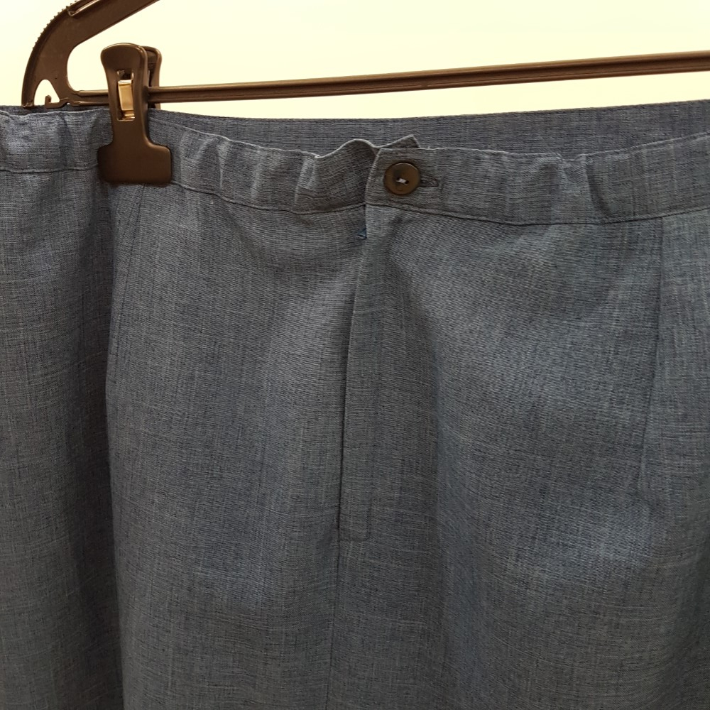 Voir photo 4 de Jupe bleu chiné - SANS MARQUE - Taille 54 Jupe bleu chiné - SANS MARQUE - Taille 54 Bon état reconditionné photo 4