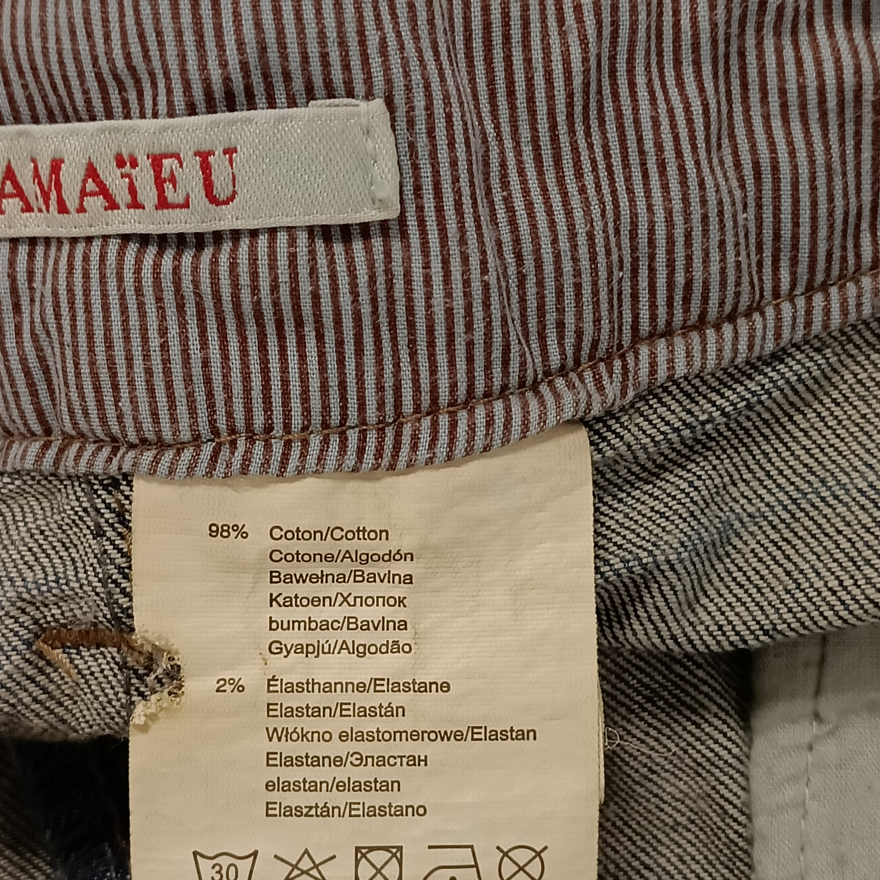 Voir photo 4 de Jupe courte en jean bleu Camaïeu coupe droite poches brodées taille 34 Jupe courte en jean bleu Camaïeu coupe droite poches brodées taille 34 Très bon état reconditionné photo 4