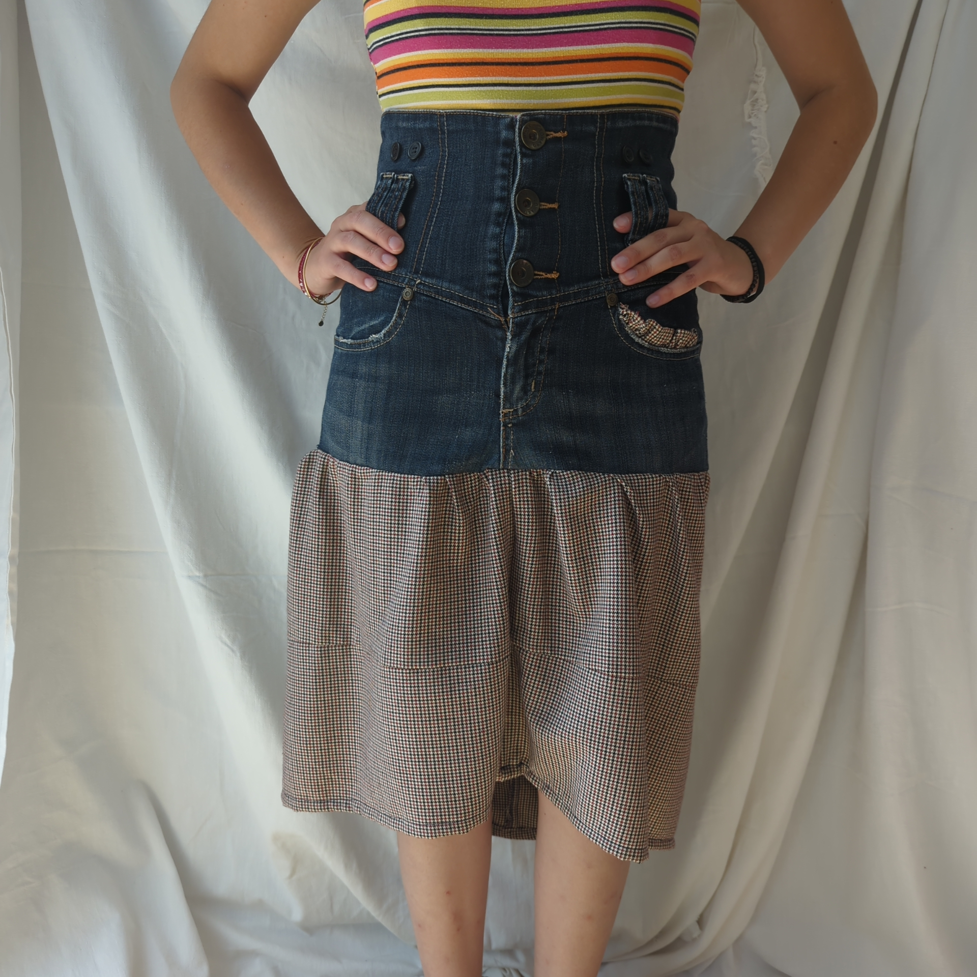 Voir photo 2 de Jupe de Créatrice - Collection Upcyclée CartouCirc Jupe de Créatrice - Collection Upcyclée CartouCirc Parfait état reconditionné photo 2