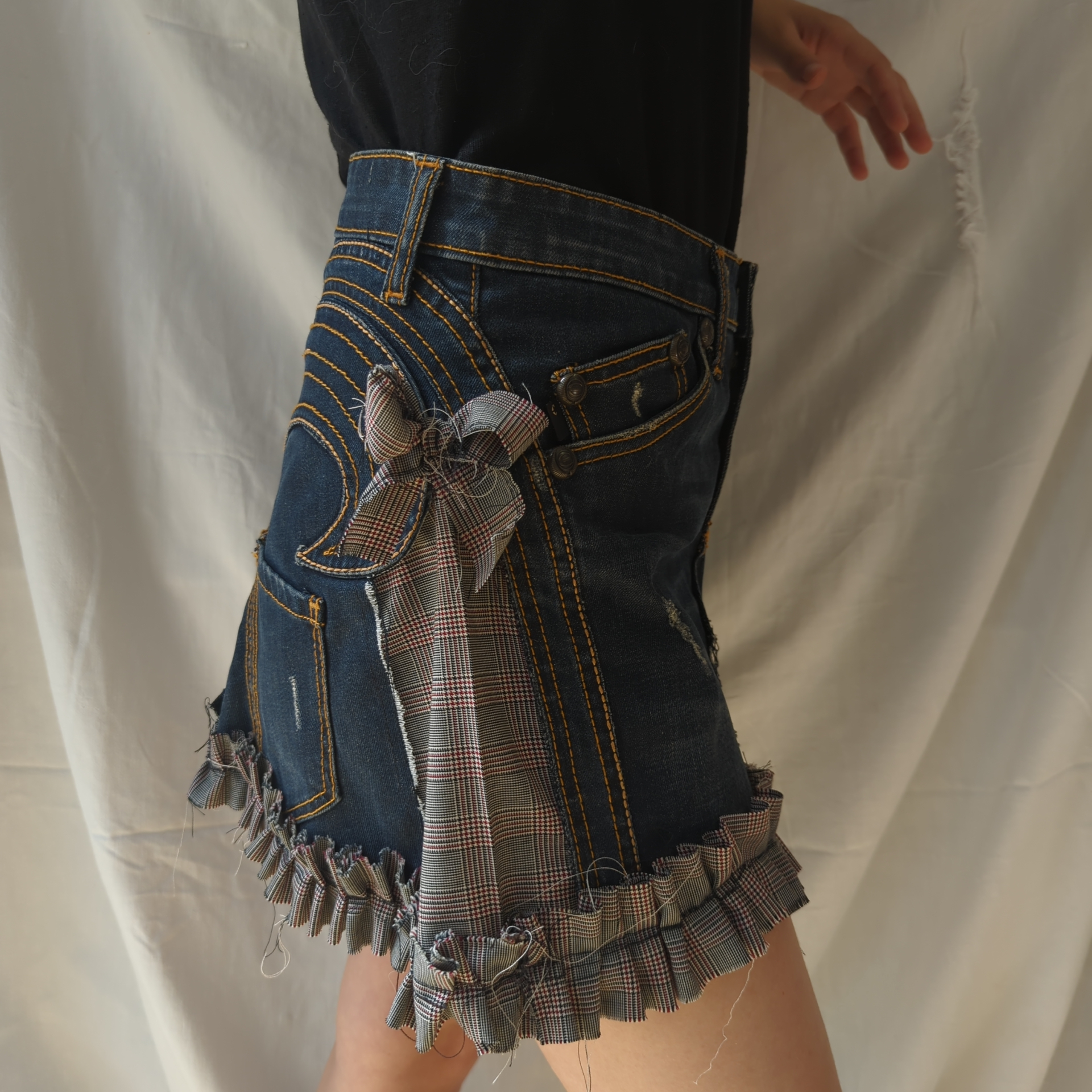 Voir photo 7 de Jupe de Créatrice - Collection Upcyclée CartouCirc Jupe de Créatrice - Collection Upcyclée CartouCirc Parfait état reconditionné photo 7