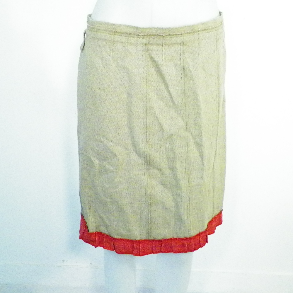 Jupe Ecru SONIA RYKIEL T 40. Bon état - 22,46 € Jupe Ecru SONIA RYKIEL T 40. Bon état reconditionné disponible sur Label Emmaüs