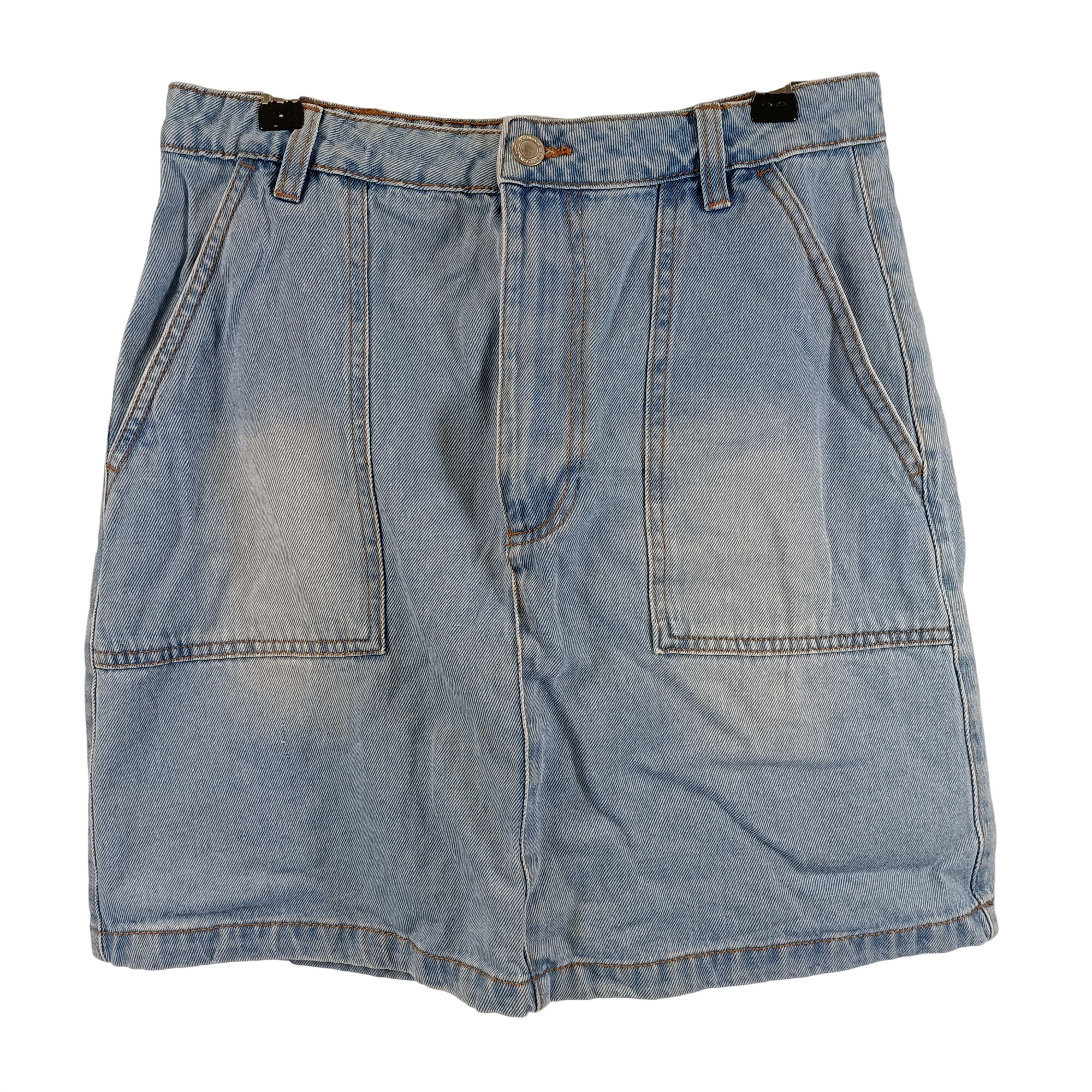 Acheter Jupe en jean bleu clair Follow Me coupe trapèze poches plaquées taille 42 Parfait état - 12,00 € Jupe en jean bleu clair Follow Me coupe trapèze poches plaquées taille 42 Parfait état reconditionné disponible sur Label Emmaüs