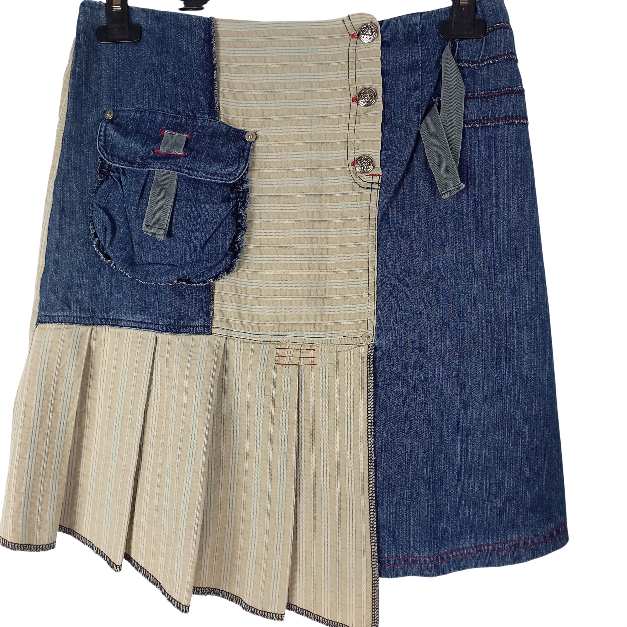 Acheter Jupe en jeans avec poche T40 " MIA SOANA" Très bon état - 10,90 € Jupe en jeans avec poche T40 " MIA SOANA" Très bon état reconditionné disponible sur Label Emmaüs