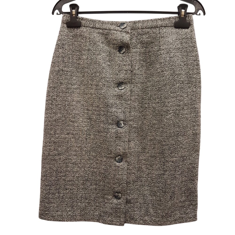 Acheter Jupe en tweed bleu-gris - JACQUELINE RIU - Taille 42 Très bon état - 10,00 € Jupe en tweed bleu-gris - JACQUELINE RIU - Taille 42 Très bon état reconditionné disponible sur Label Emmaüs