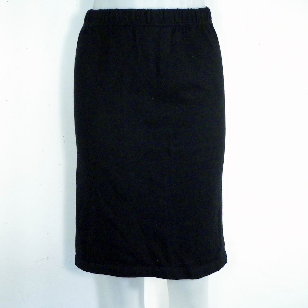 Acheter Jupe Femme Noir J.J GARELLA Taille 1. Bon état - 11,50 € Jupe Femme Noir J.J GARELLA Taille 1. Bon état reconditionné disponible sur Label Emmaüs