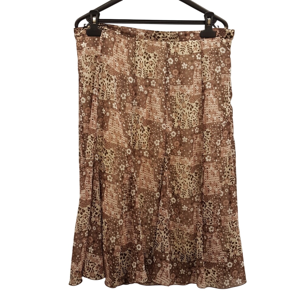 Acheter Jupe florale multicolore - DAMART - Taille 46 Très bon état - 10,00 € Jupe florale multicolore - DAMART - Taille 46 Très bon état reconditionné disponible sur Label Emmaüs