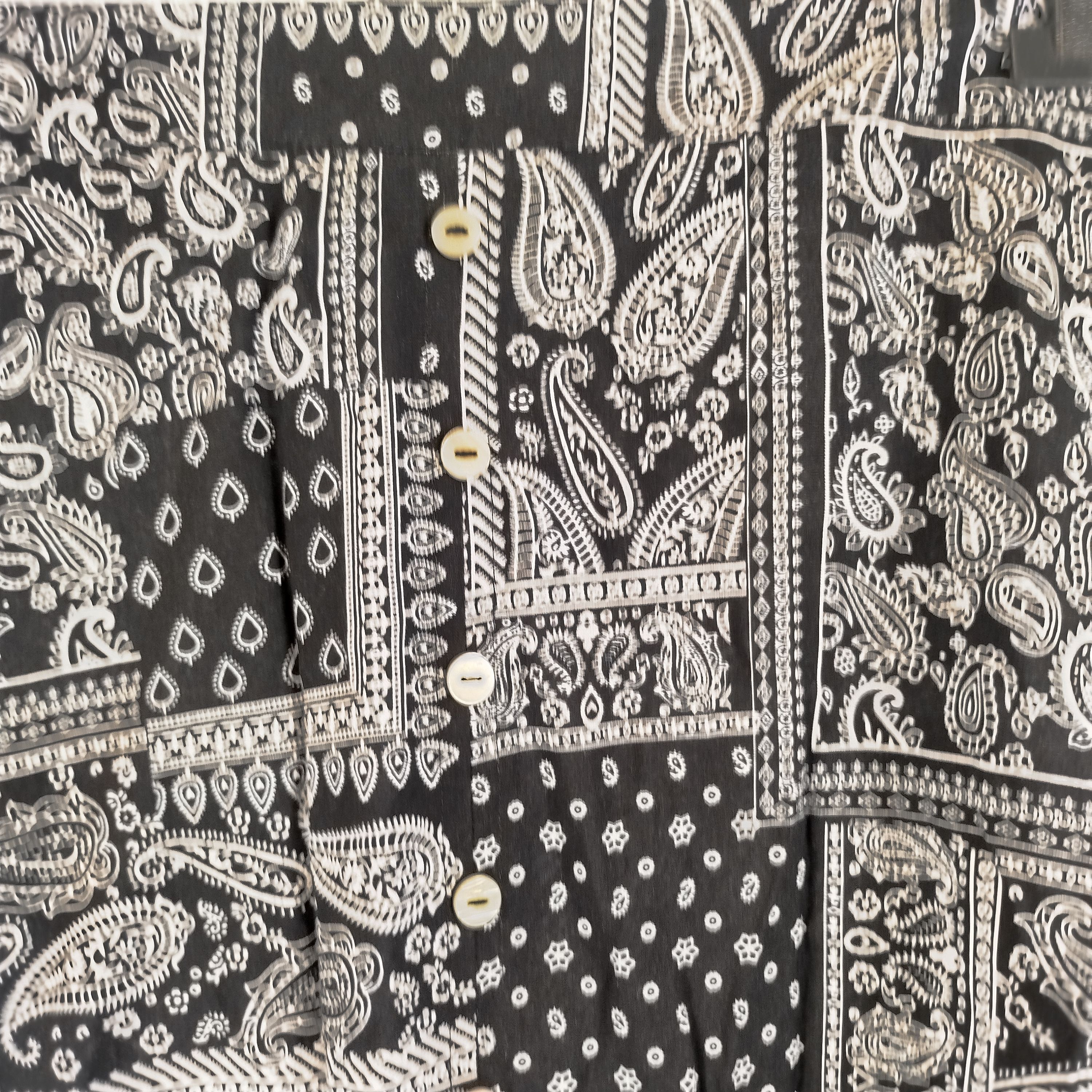 Voir photo 7 de Jupe longue noire et blanche motif cachemire boutonnée taille 42 Grain de Malice A3867 Jupe longue noire et blanche motif cachemire boutonnée taille 42 Grain de Malice A3867 Parfait état reconditionné photo 7