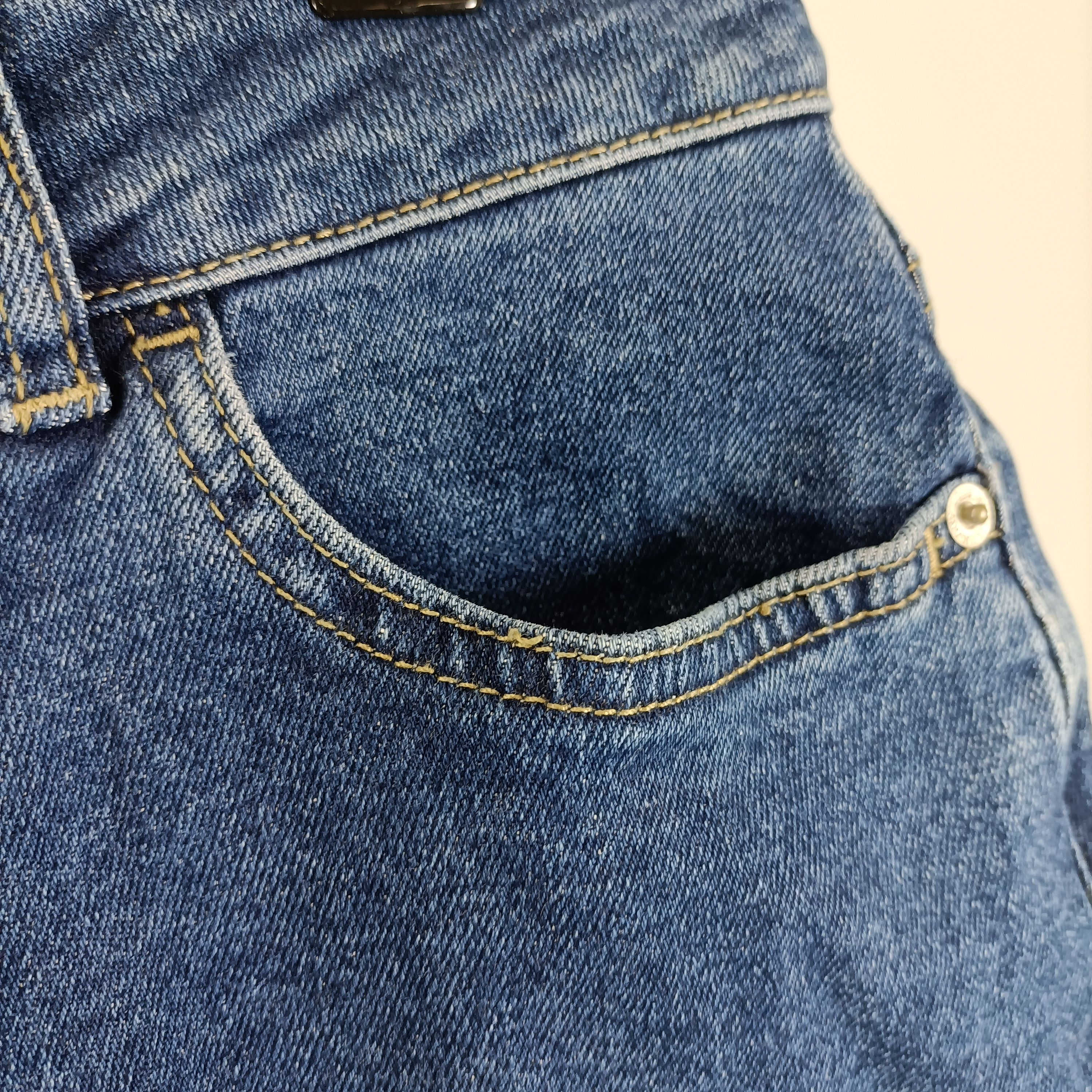 Voir photo 10 de Jupe midi en jean bleu T.W.EANS coupe droite fendue taille 38 Jupe midi en jean bleu T.W.EANS coupe droite fendue taille 38 Très bon état reconditionné photo 10