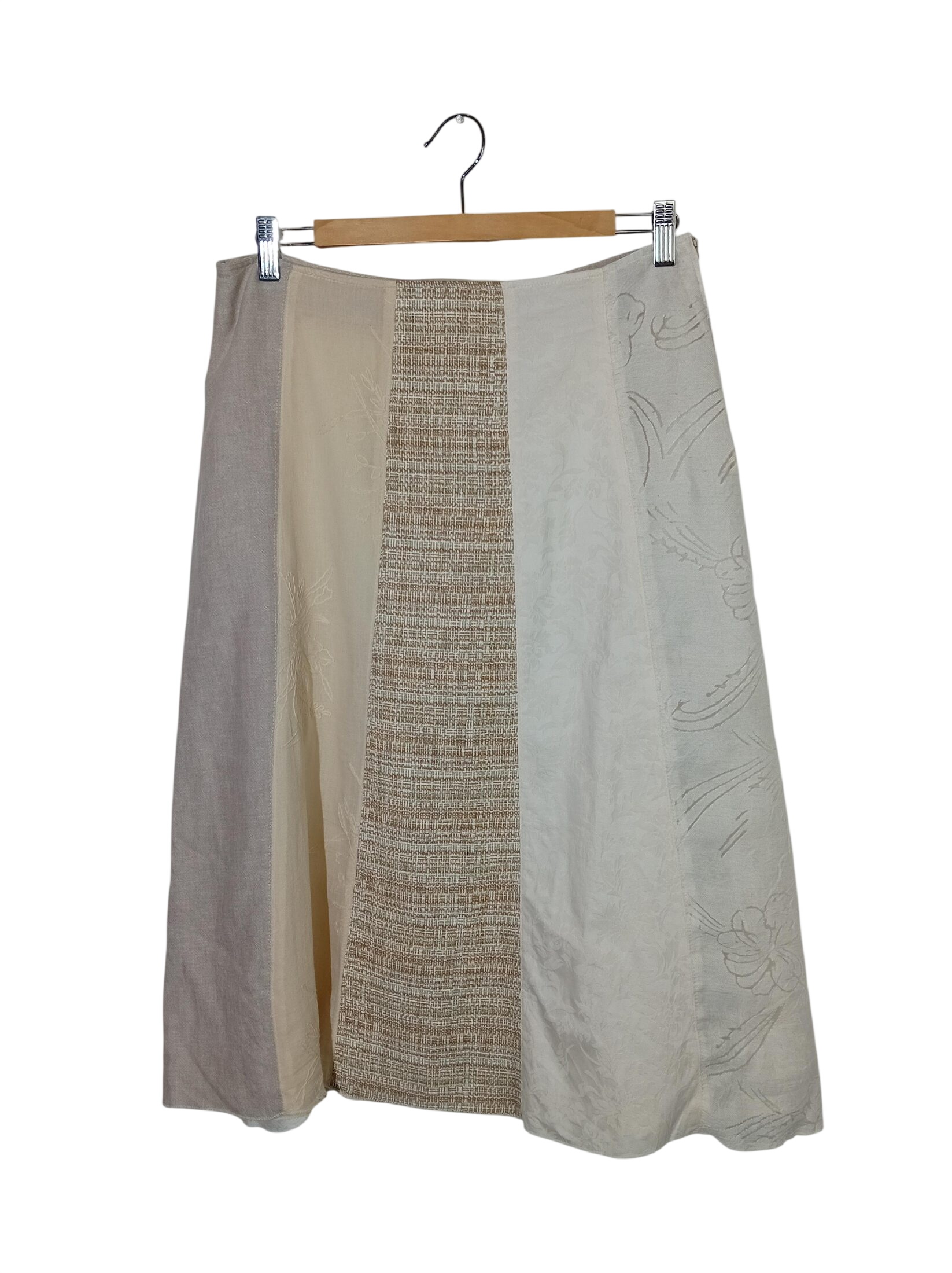 Acheter Jupe Midi Patchwork Lin Et Coton Jacqueline Riu L (T5653) Très bon état - 10,00 € Jupe Midi Patchwork Lin Et Coton Jacqueline Riu L (T5653) Très bon état reconditionné disponible sur Label Emmaüs