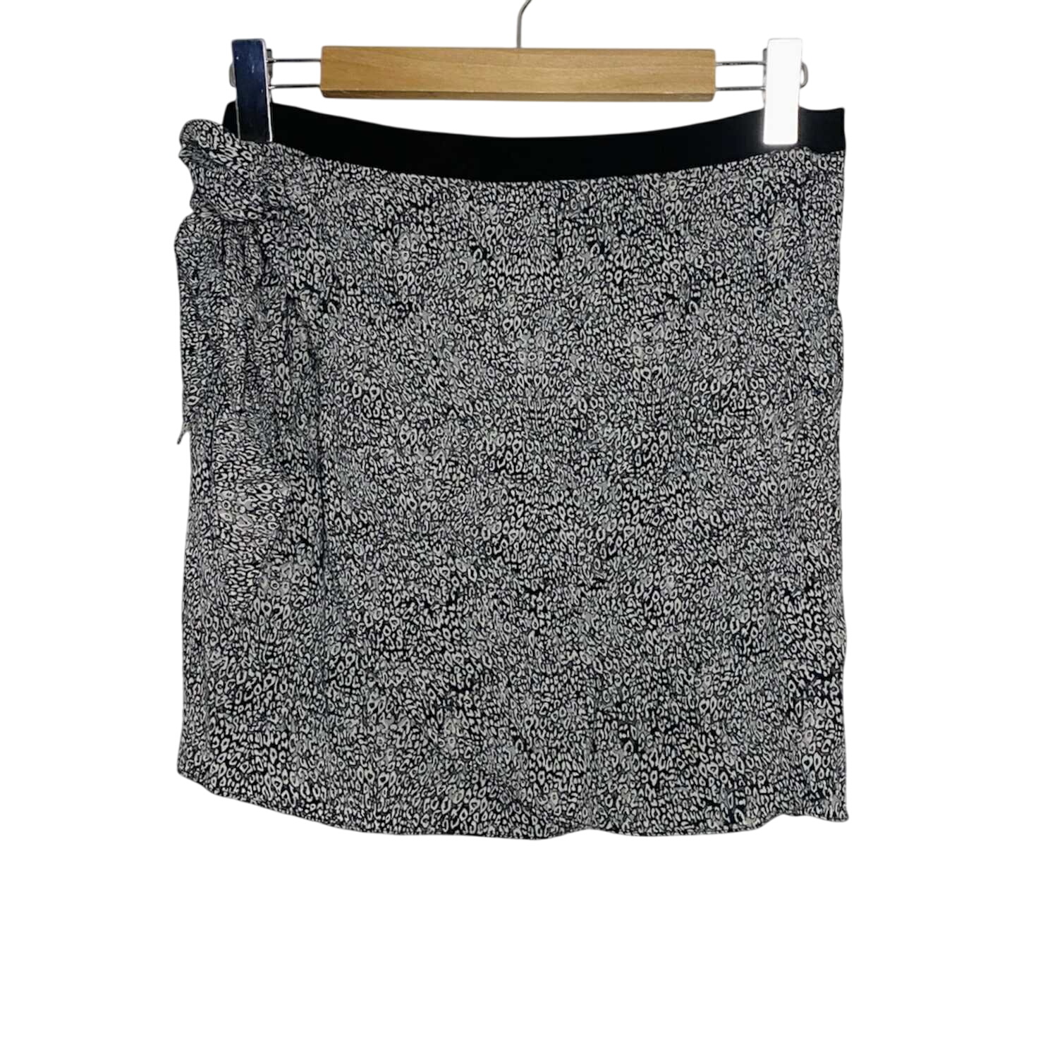 Acheter Jupe - Naf Naf - 38 Très bon état - 10,00 € Jupe - Naf Naf - 38 Très bon état reconditionné disponible sur Label Emmaüs
