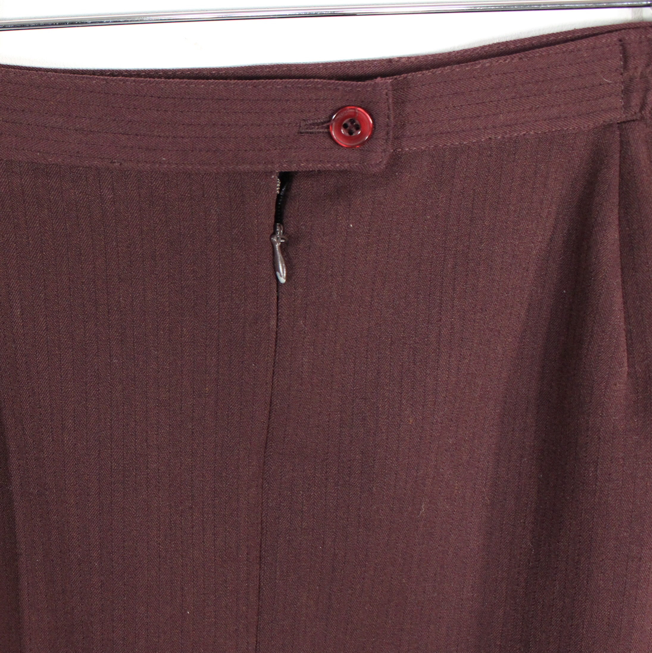 Voir photo 5 de Jupe Vintage Aubergine CATY JANE Taille 46 Jupe Vintage Aubergine CATY JANE Taille 46 Bon état reconditionné photo 5