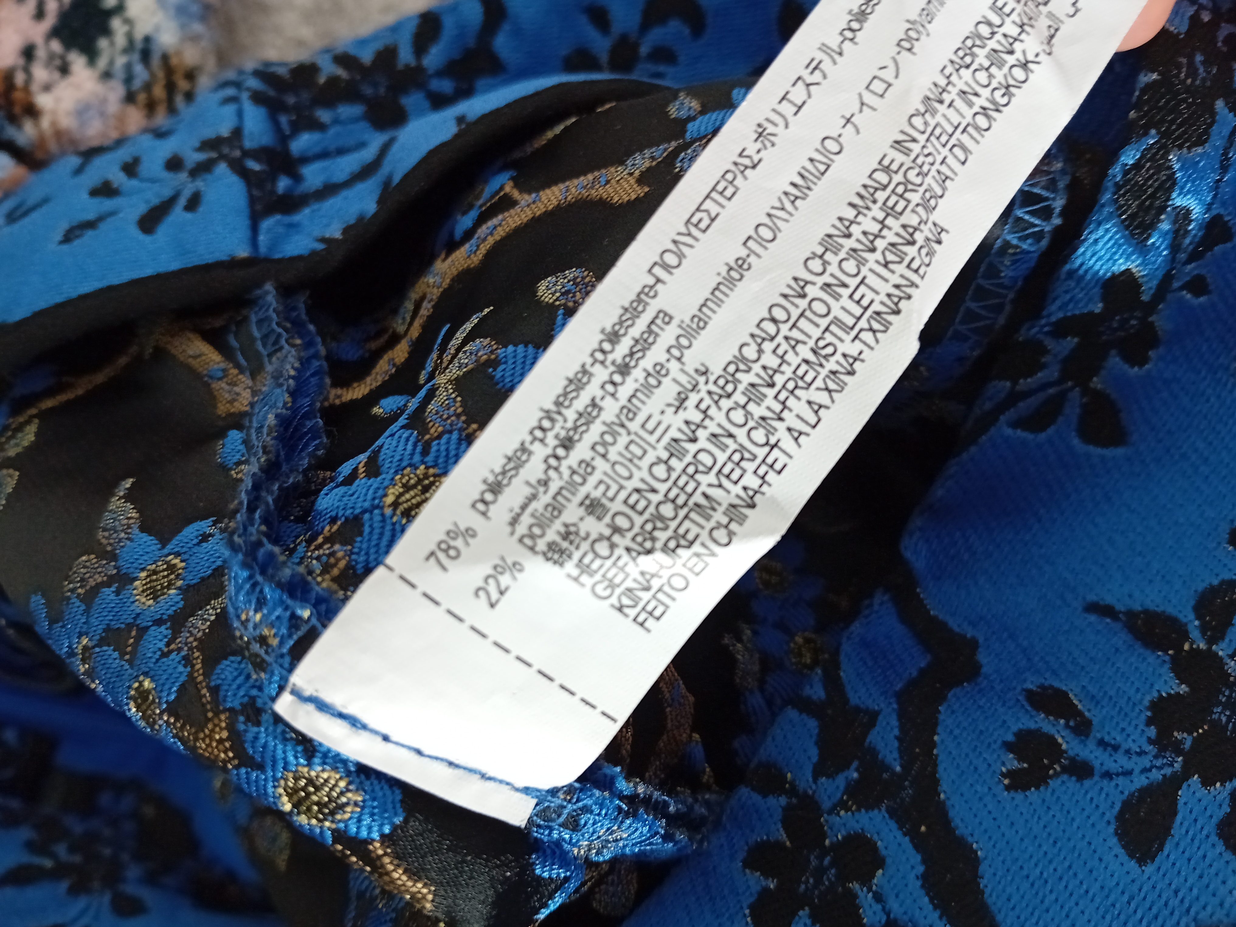 Voir photo 5 de Jupe Zara bleue motifs fleurs M 🌸 Jupe Zara bleue motifs fleurs M 🌸 Très bon état reconditionné photo 5