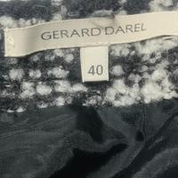 Voir photo 4 de Jupes courte F Gerard Darel taille 40 Jupes courte F Gerard Darel taille 40 Très bon état reconditionné photo 4
