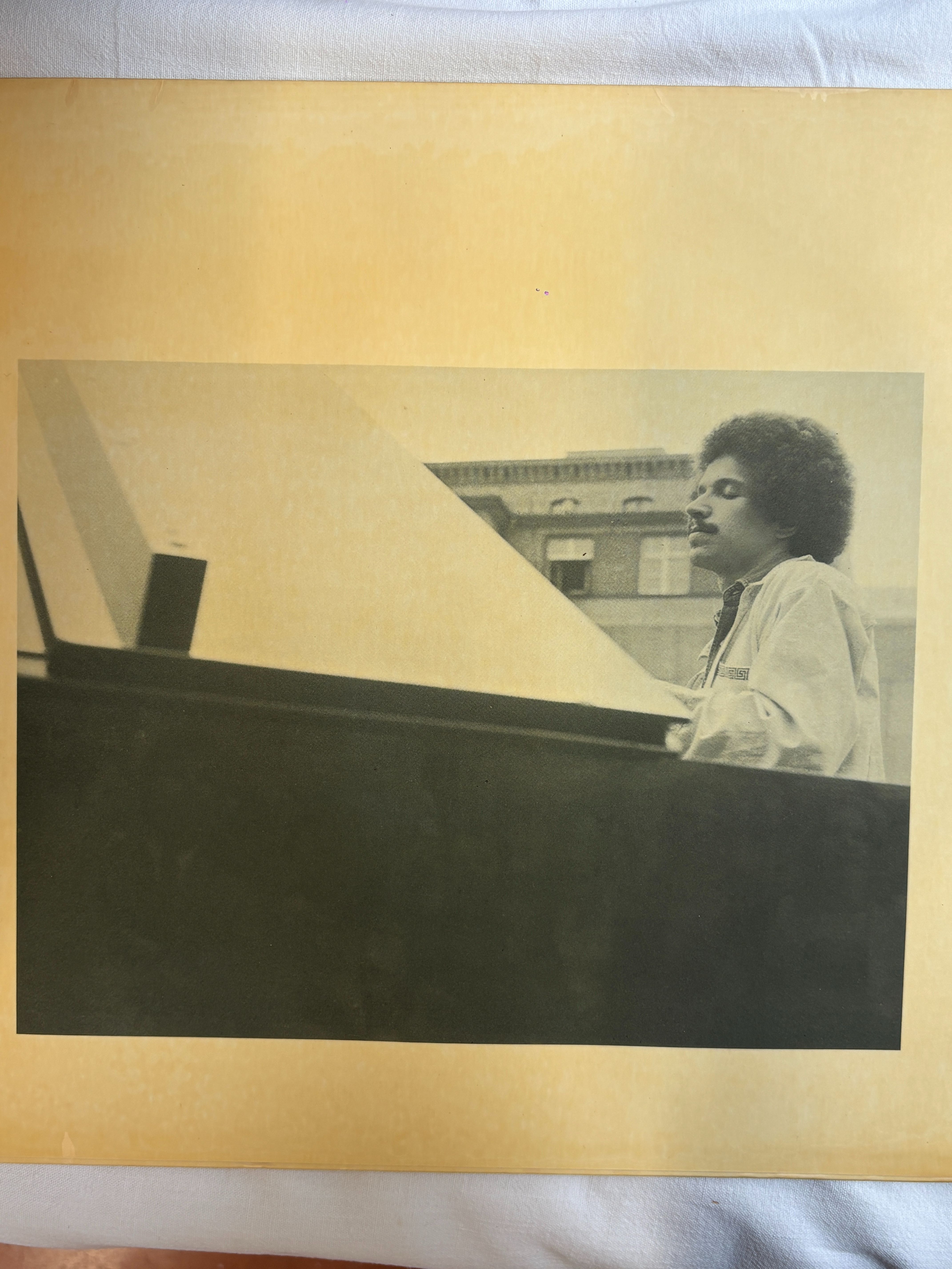 Voir photo 3 de Keith Jarrett "The Koln concert"' coffret 2 vinyles 33t 1975 Keith Jarrett "The Koln concert"' coffret 2 vinyles 33t 1975 Très bon état reconditionné photo 3