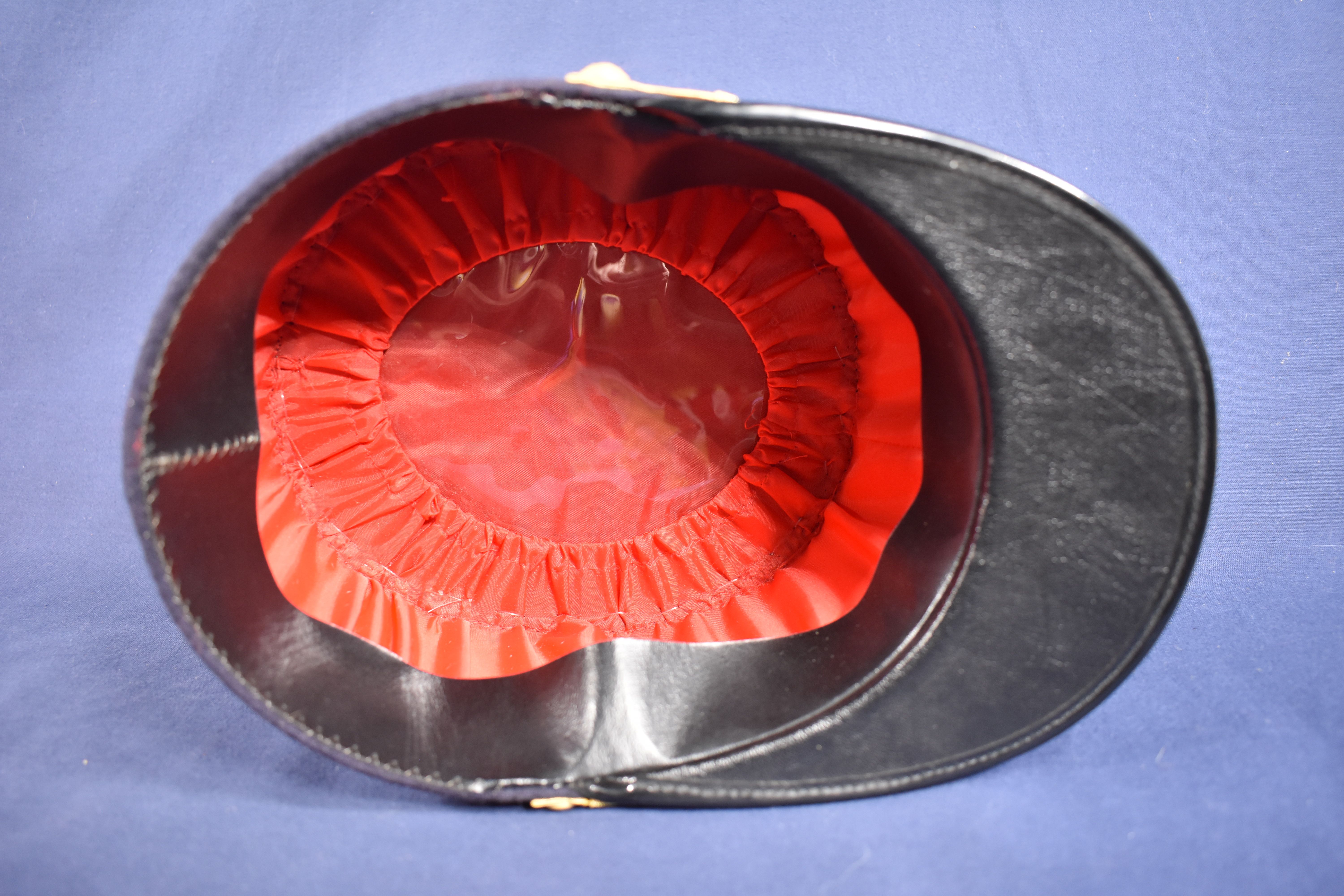 Voir photo 12 de KÉPI contemporain, grade d'Aspirant, Officier d'Infanterie de MARINE, armée Française, Bandeau bleu marine brodé de l'ancre, boutons OR, Longueur 25, hauteur 10.5 cm. KÉPI contemporain, grade d'Aspirant, Officier d'Infanterie de MARINE, armée Française, Bandeau bleu marine brodé de l'ancre, boutons OR, Longueur 25, hauteur 10.5 cm. reconditionné photo 12