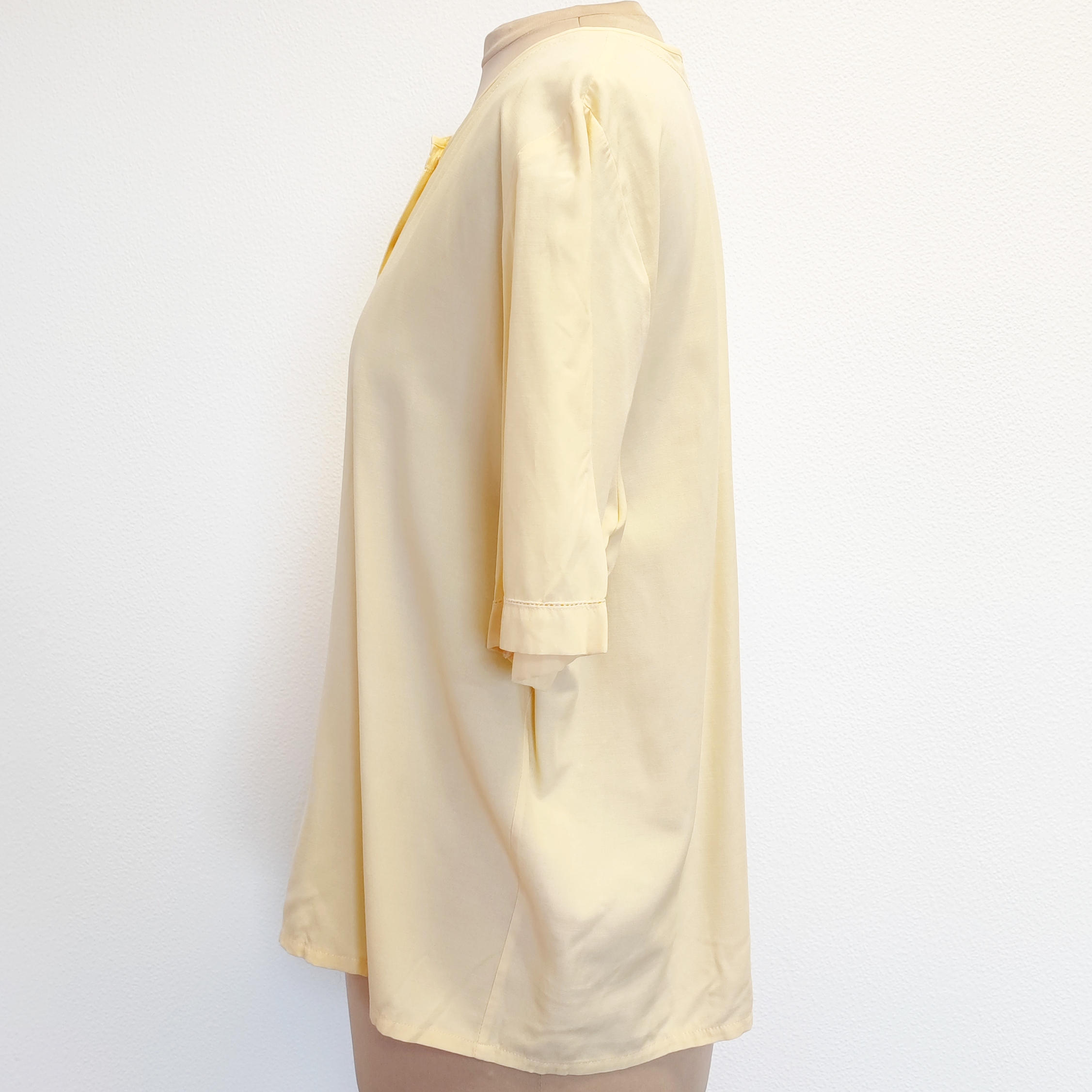 Voir photo 2 de KIABI DECADE - Blouse jaune - XL - Femme KIABI DECADE - Blouse jaune - XL - Femme Très bon état reconditionné photo 2