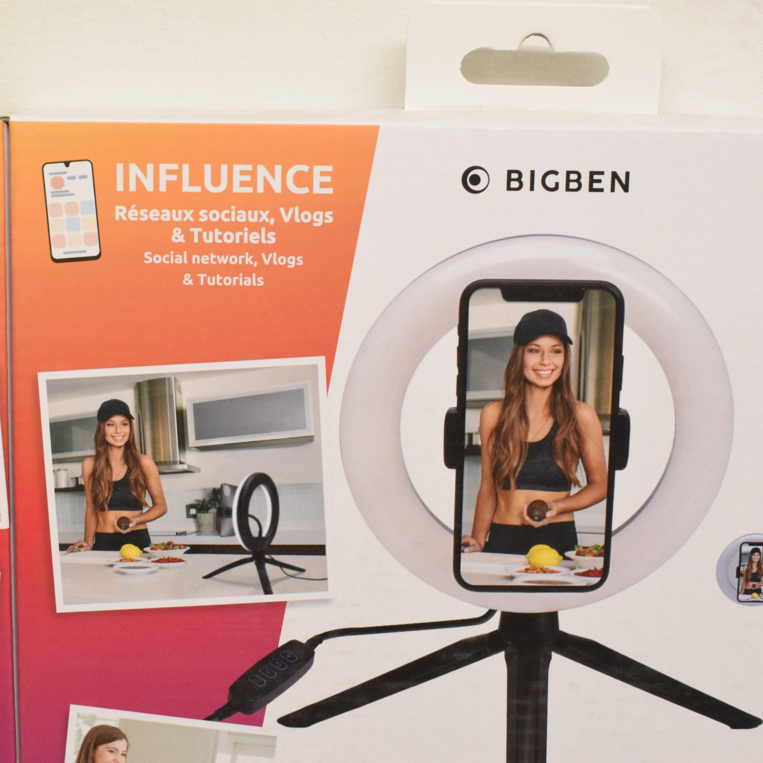 Voir photo 4 de Kit de démarrage petit trépied et éclairage flash de 20 cm de diamètre pour influenceurs Kit de démarrage petit trépied et éclairage flash de 20 cm de diamètre pour influenceurs Bon état reconditionné photo 4