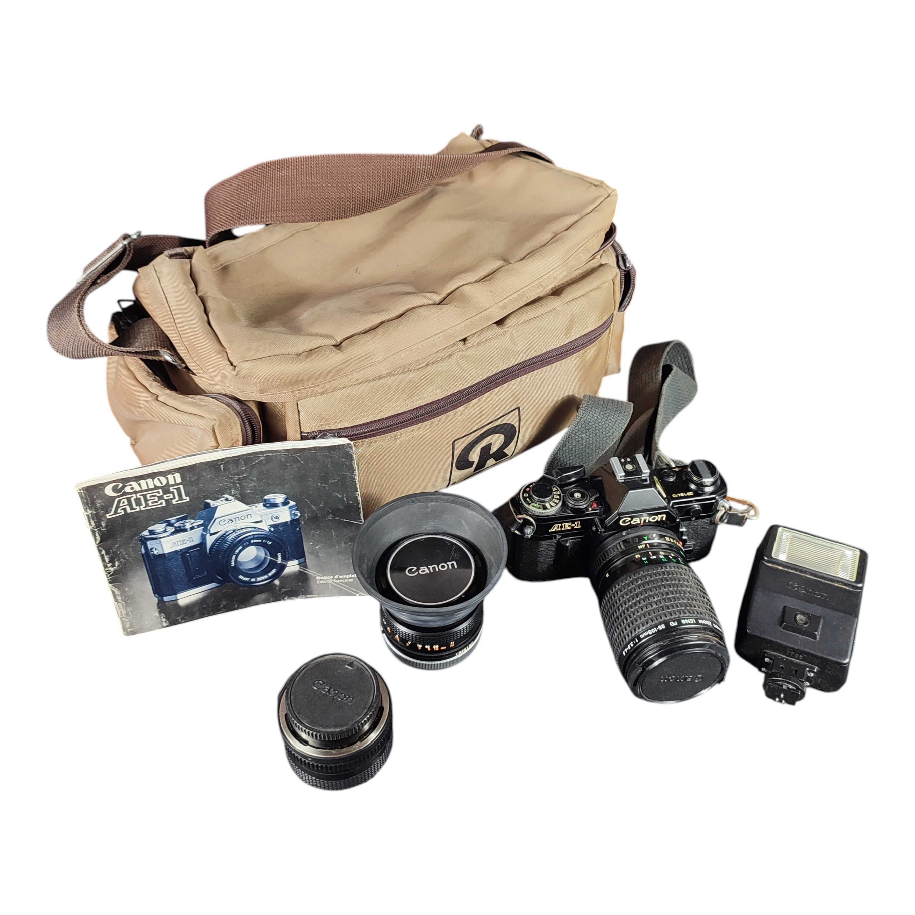Kit de photographie argentique vintage CANON (appareil photo + 3 objectifs + flash) État correct - 165,00 € Kit de photographie argentique vintage CANON (appareil photo + 3 objectifs + flash) État correct reconditionné disponible sur Label Emmaüs