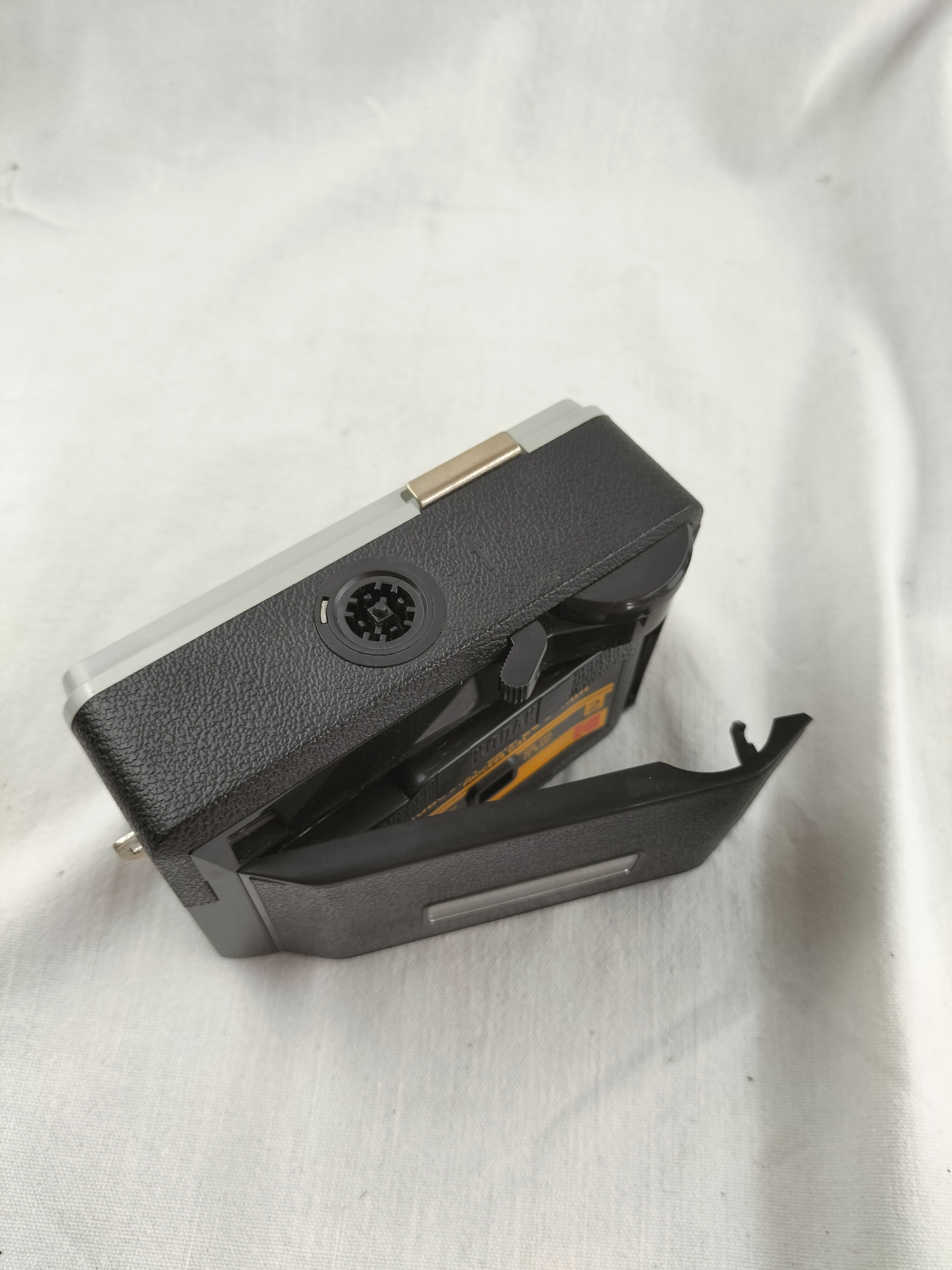 Voir photo 15 de Kodak Instamatic 56X avec viseur d'angle – Appareil photo vintage – Format 126 – Années 1970 Kodak Instamatic 56X avec viseur d'angle – Appareil photo vintage – Format 126 – Années 1970 Bon état reconditionné photo 15