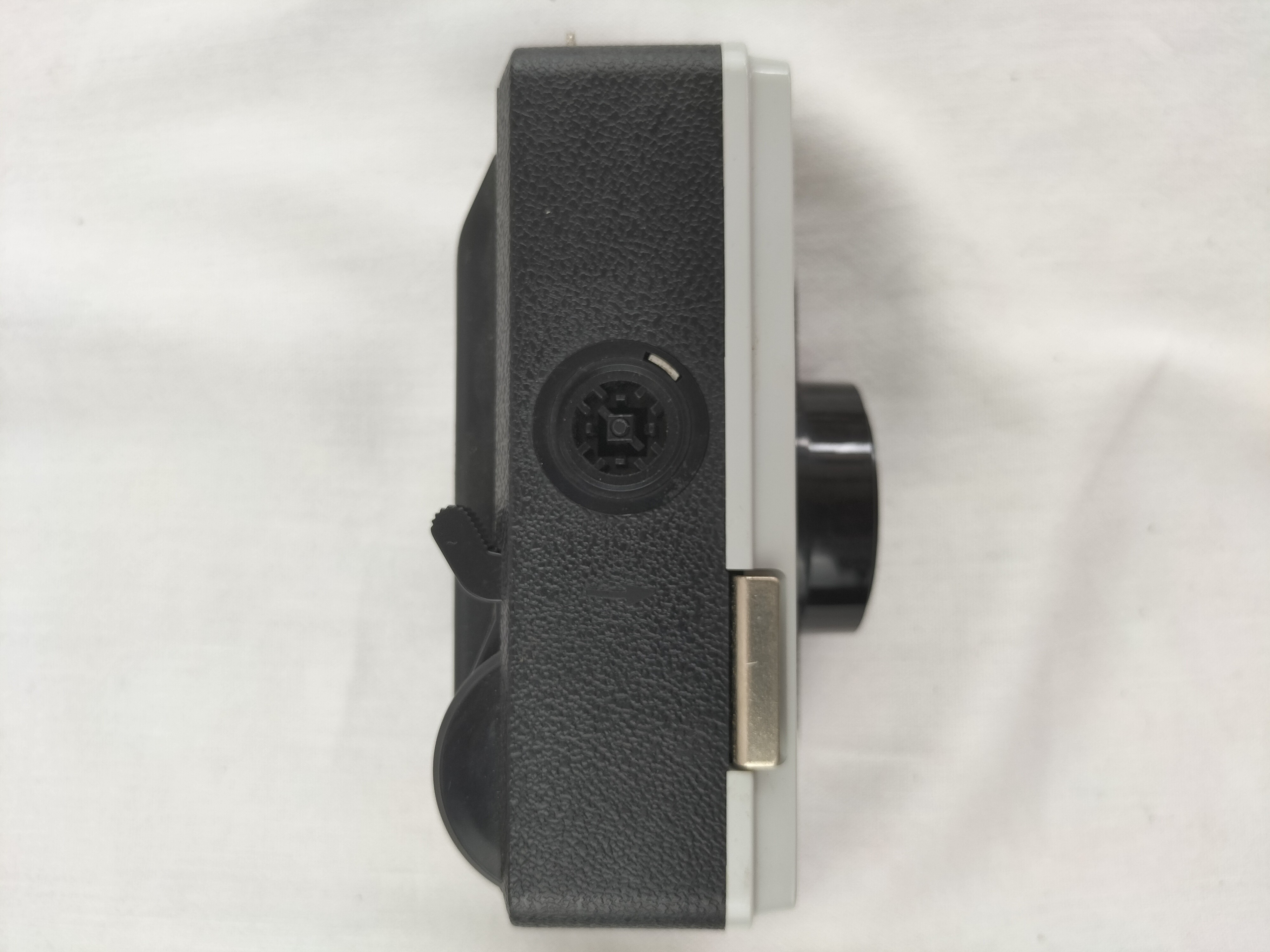 Voir photo 17 de Kodak Instamatic 56X avec viseur d'angle – Appareil photo vintage – Format 126 – Années 1970 Kodak Instamatic 56X avec viseur d'angle – Appareil photo vintage – Format 126 – Années 1970 Bon état reconditionné photo 17