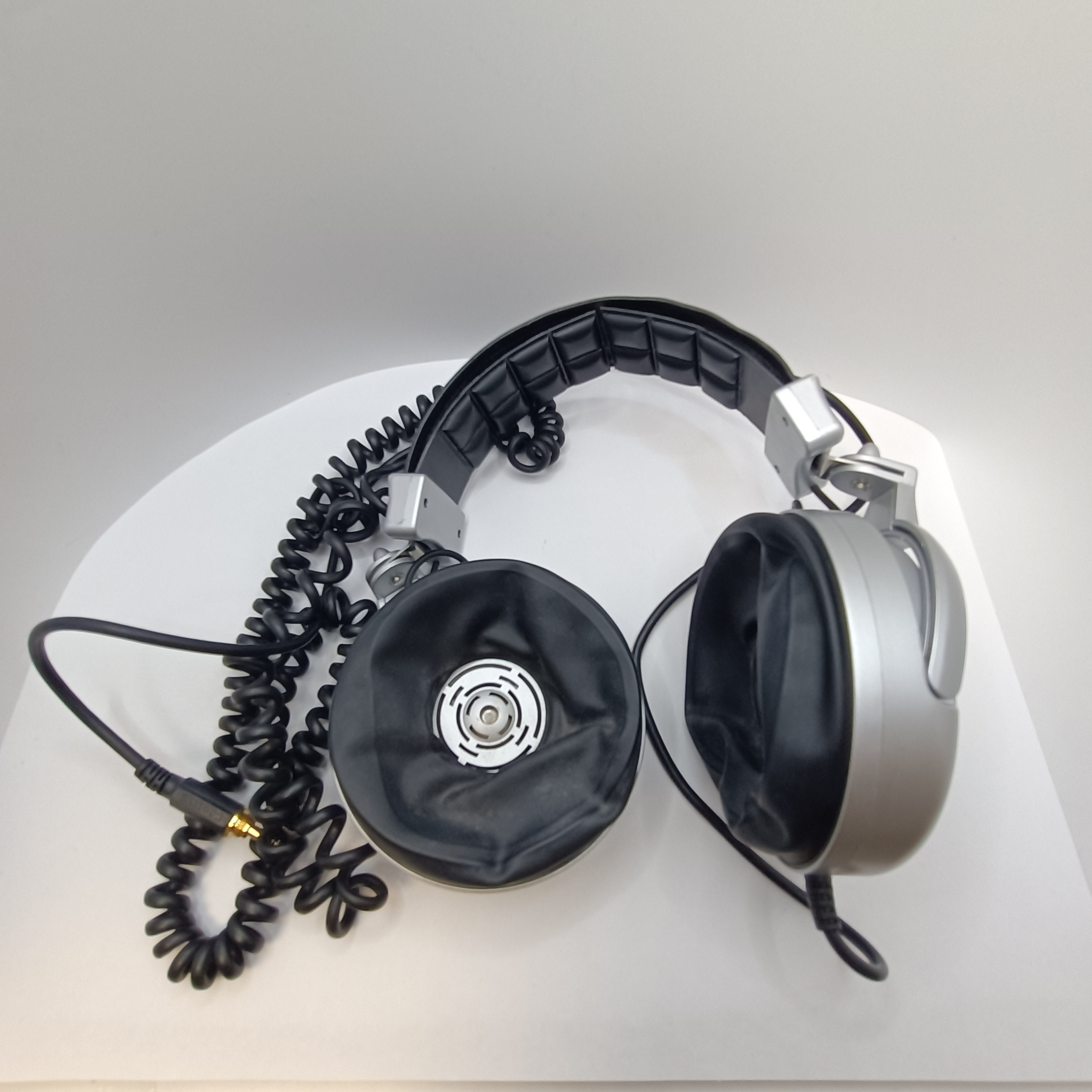 Voir photo 2 de Koss K/6LC casque audio vintage stéréo filaire argent rétro années 70 - Z622 Koss K/6LC casque audio vintage stéréo filaire argent rétro années 70 - Z622 bon état reconditionné photo 2