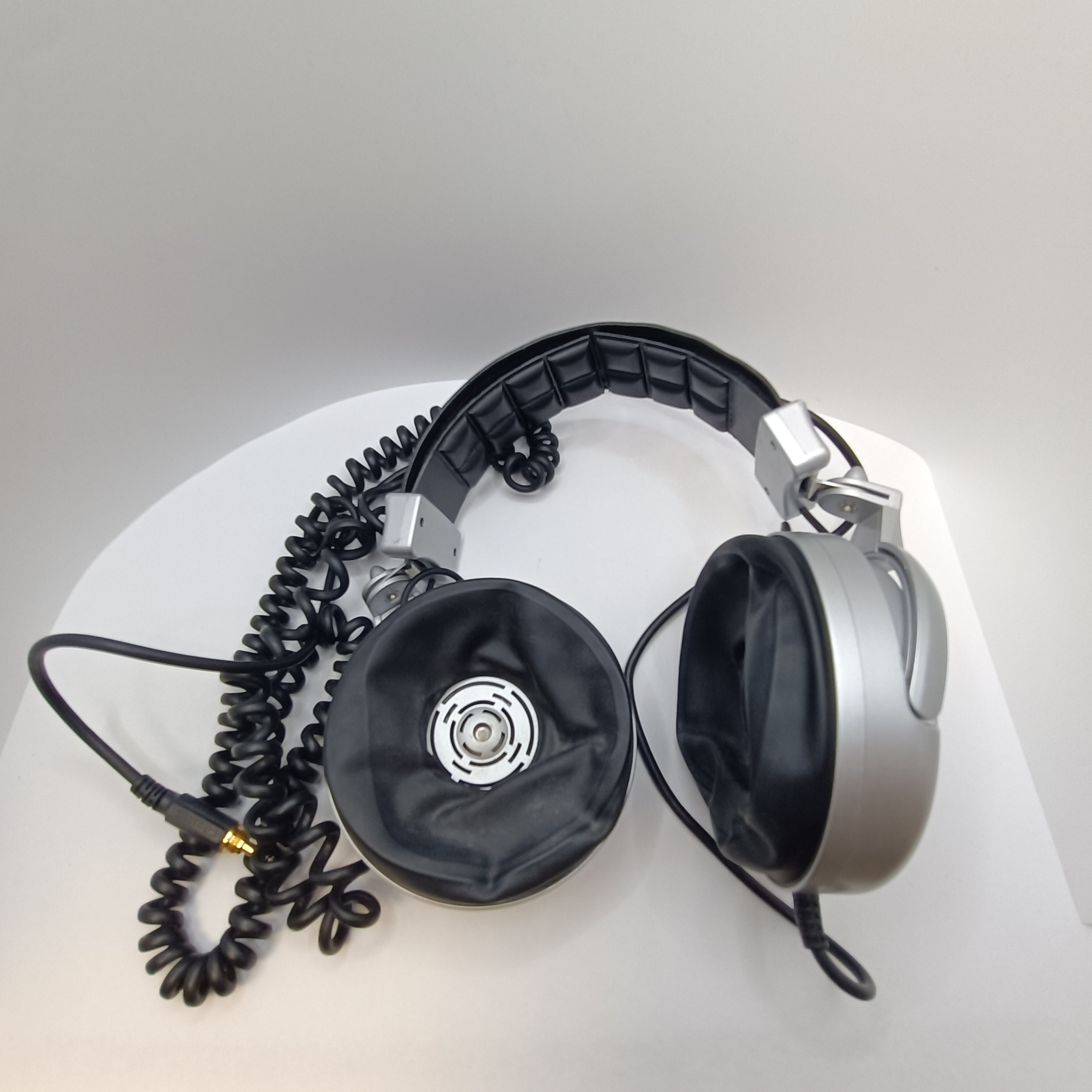 Voir photo 5 de Koss K/6LC casque audio vintage stéréo filaire argent rétro années 70 - Z622 Koss K/6LC casque audio vintage stéréo filaire argent rétro années 70 - Z622 bon état reconditionné photo 5