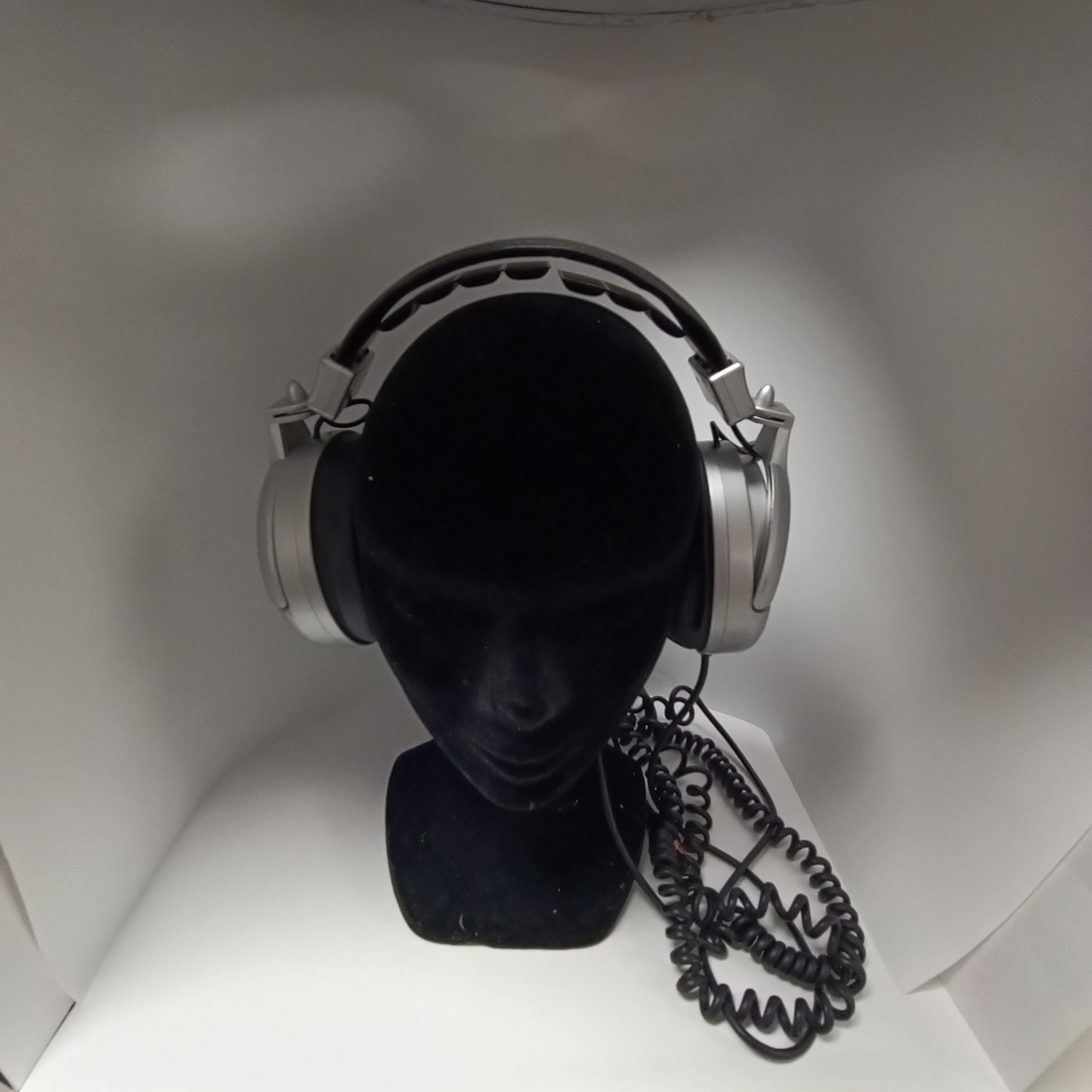 Voir photo 9 de Koss K/6LC casque audio vintage stéréo filaire argent rétro années 70 - Z622 Koss K/6LC casque audio vintage stéréo filaire argent rétro années 70 - Z622 bon état reconditionné photo 9