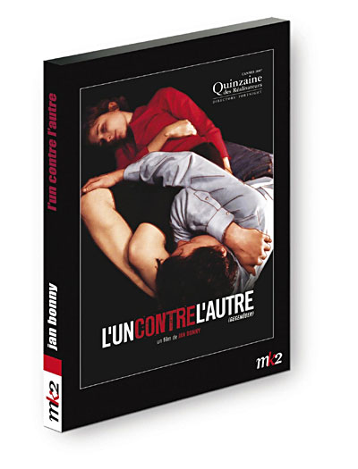 Acheter L'Un contre l'autre État correct - 22,80 € L'Un contre l'autre État correct reconditionné disponible sur Fnac
