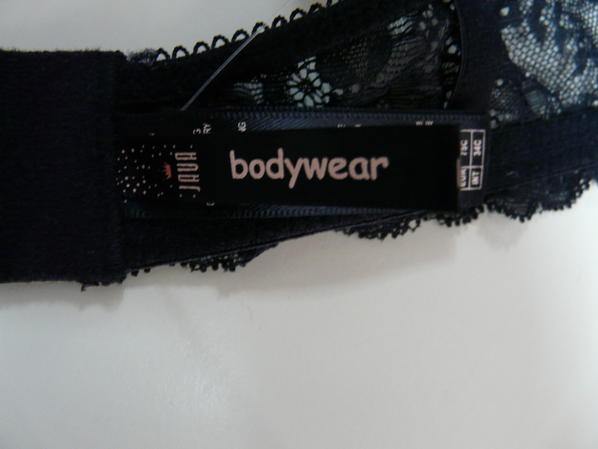 Voir photo 10 de L50 - Soutien-gorge effet dentelle - Java Séduction - Taille 90C L50 - Soutien-gorge effet dentelle - Java Séduction - Taille 90C Parfait état reconditionné photo 10