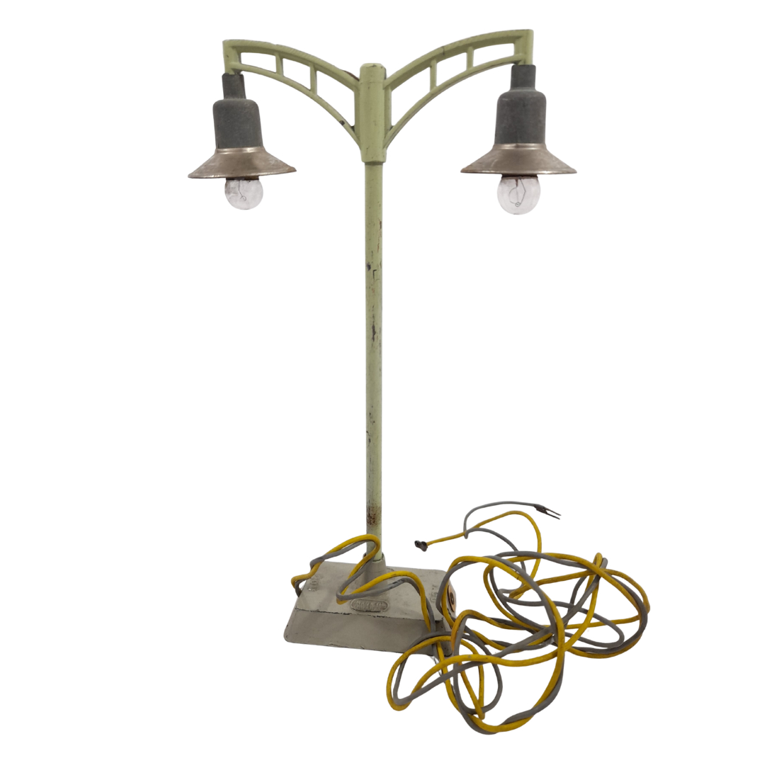 Voir photo 4 de Lampadaire double JEP – 1948 – Accessoire ancien pour circuit de train Lampadaire double JEP – 1948 – Accessoire ancien pour circuit de train État correct reconditionné photo 4