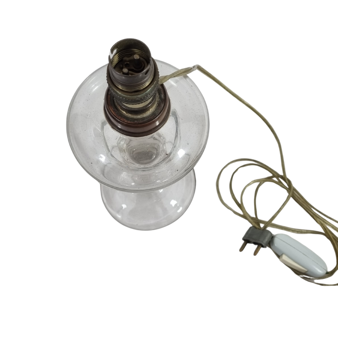 Voir photo 4 de Lampe à huile en verre soufflé ancien - Électrifiée - Vintage Lampe à huile en verre soufflé ancien - Électrifiée - Vintage Très bon état reconditionné photo 4