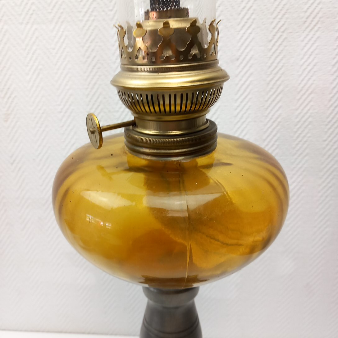 Voir photo 5 de Lampe à Pétrole Ancienne en Etain Jean Goardere Lampe à Pétrole Ancienne en Etain Jean Goardere reconditionné photo 5