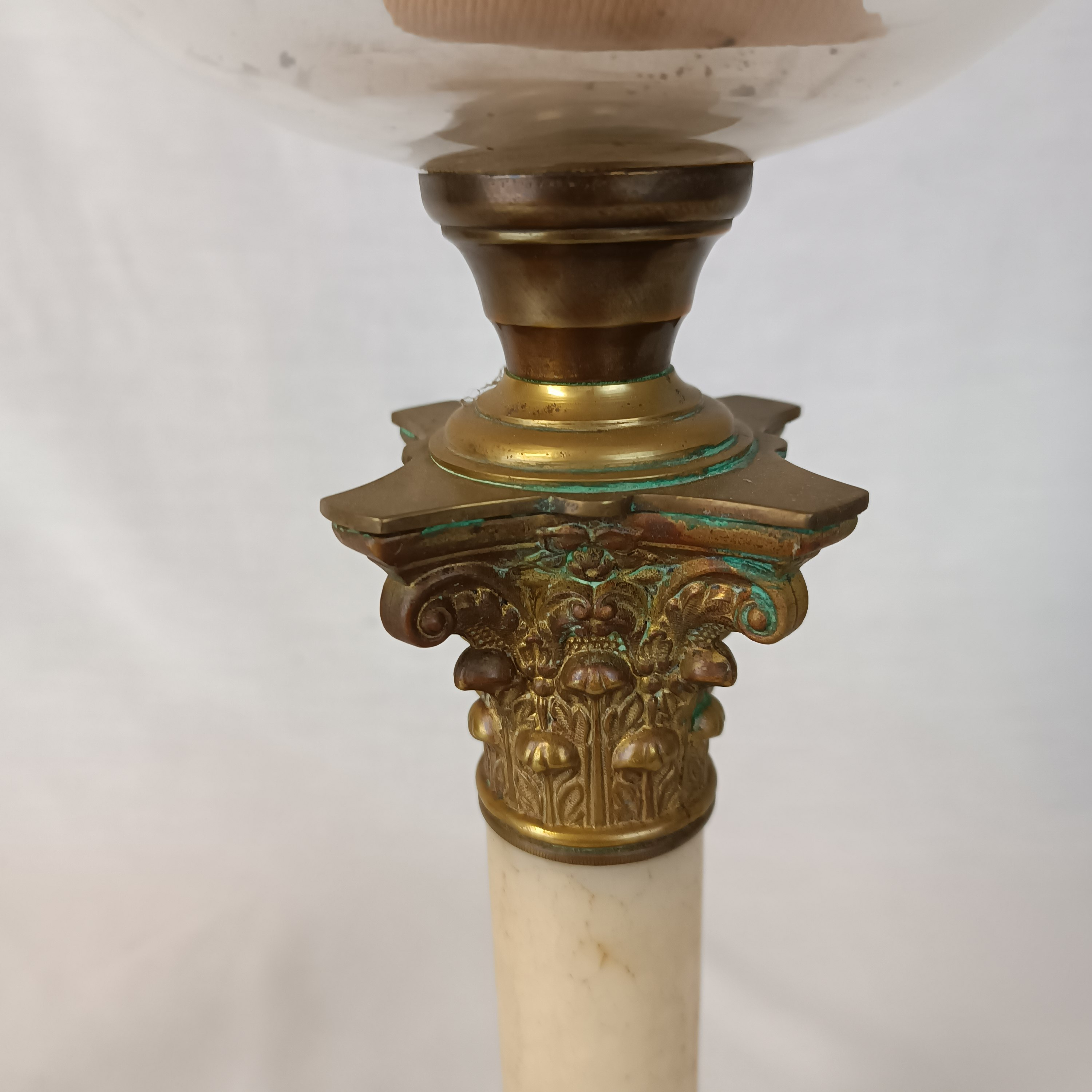 Voir photo 4 de Lampe à pétrole ancienne, en laiton, avec colonne en marbre (ou onyx) Lampe à pétrole ancienne, en laiton, avec colonne en marbre (ou onyx) reconditionné photo 4