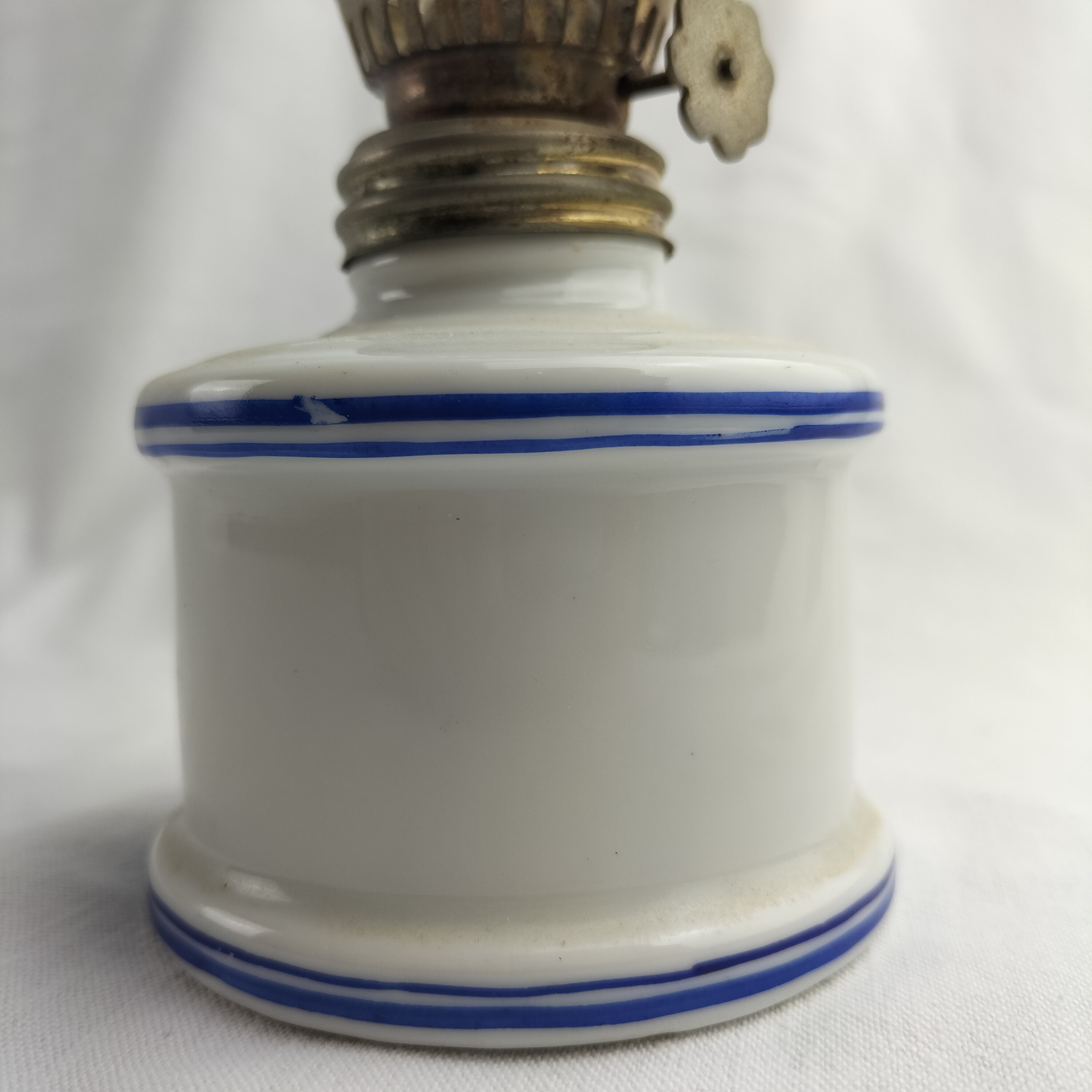 Voir photo 5 de ✨ Lampe à pétrole ancienne – Style vintage / collection ✨ ✨ Lampe à pétrole ancienne – Style vintage / collection ✨ Bon état reconditionné photo 5