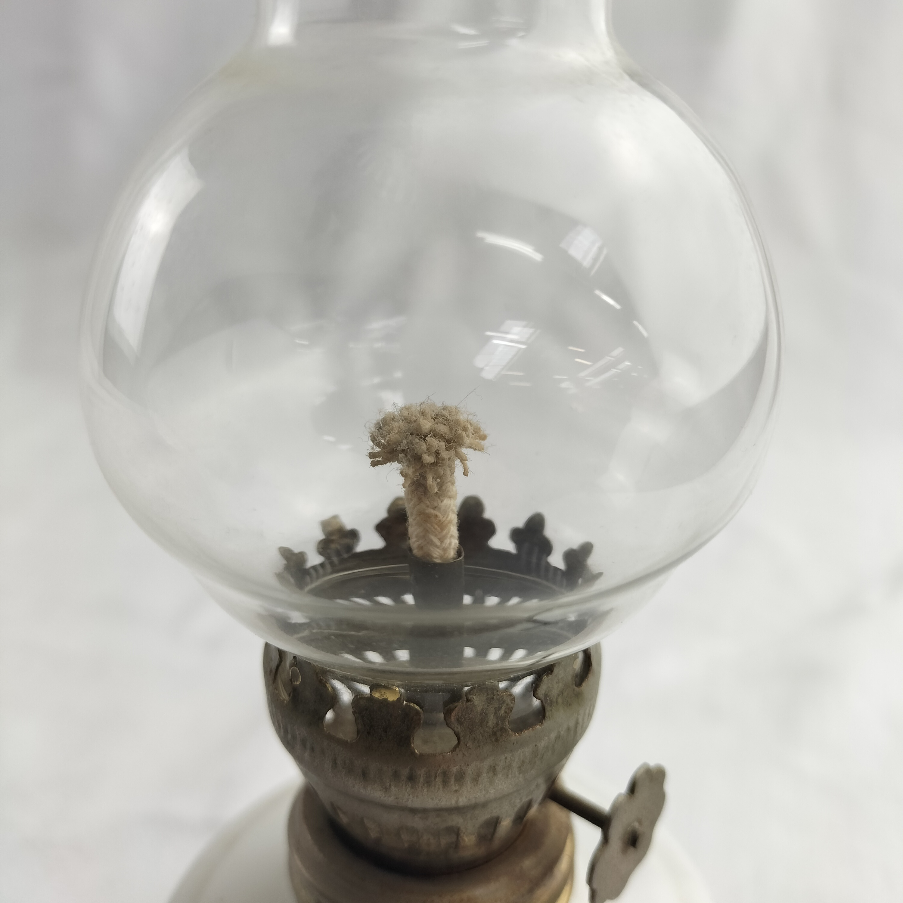 Voir photo 7 de ✨ Lampe à pétrole ancienne – Style vintage / collection ✨ ✨ Lampe à pétrole ancienne – Style vintage / collection ✨ Bon état reconditionné photo 7