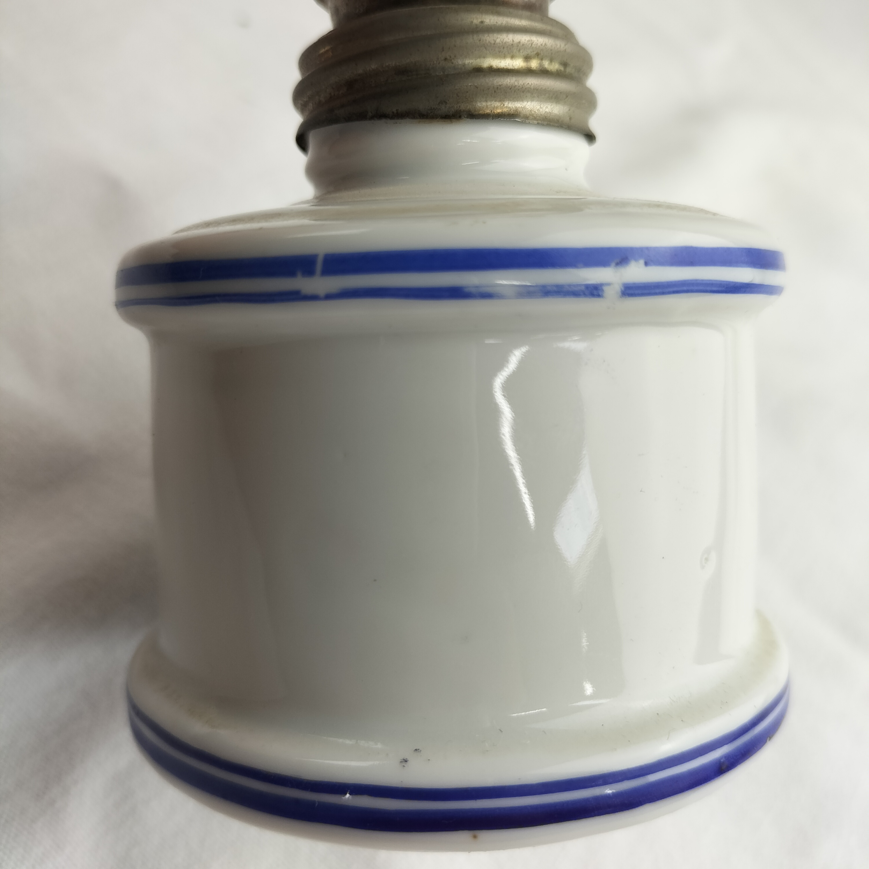 Voir photo 9 de ✨ Lampe à pétrole ancienne – Style vintage / collection ✨ ✨ Lampe à pétrole ancienne – Style vintage / collection ✨ Bon état reconditionné photo 9