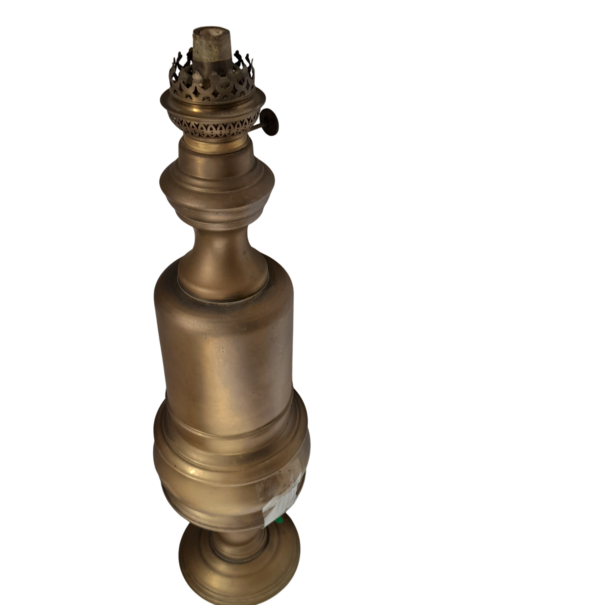 LAMPE à pétrole ancienne Bon état - 12,00 € LAMPE à pétrole ancienne Bon état reconditionné disponible sur Label Emmaüs