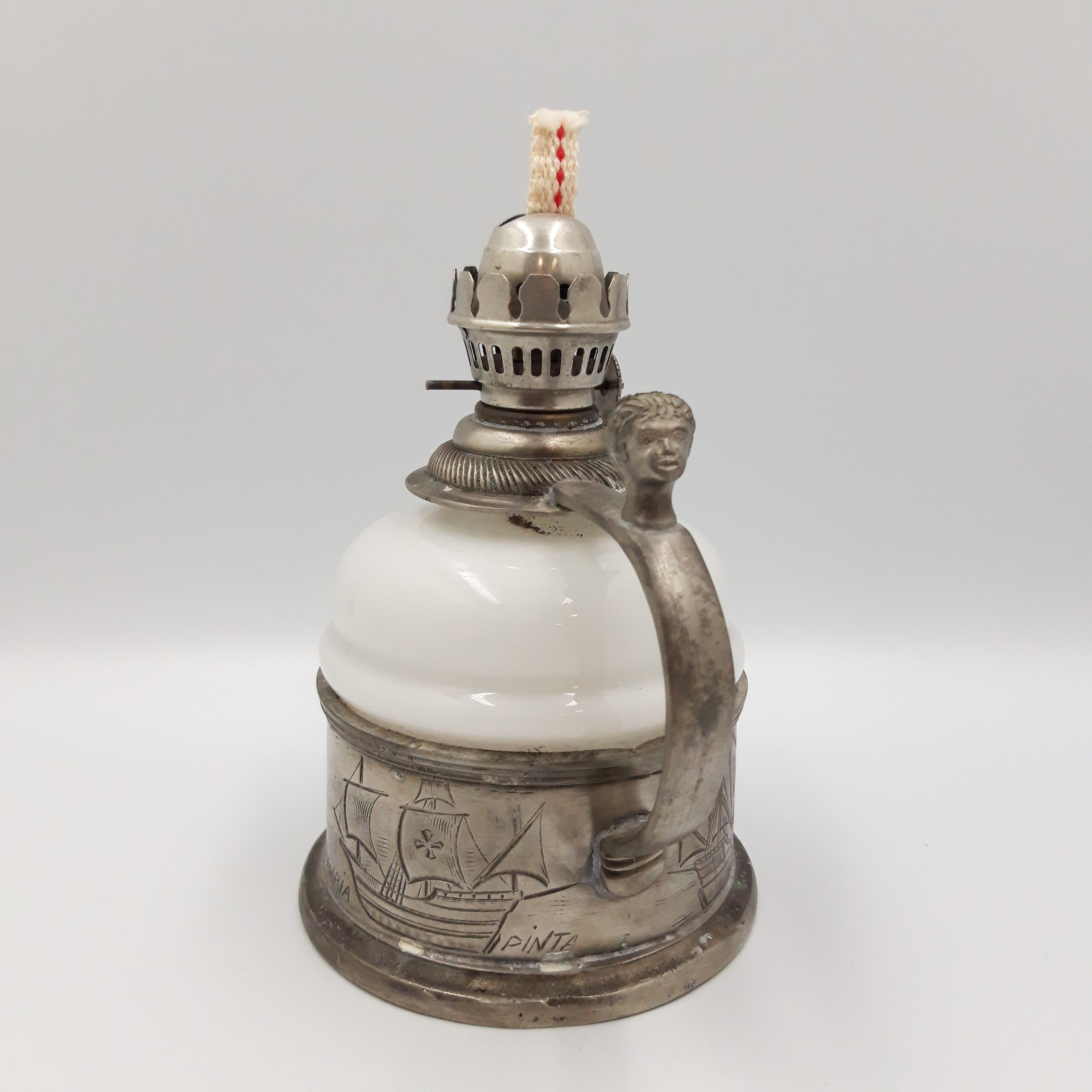 Voir photo 2 de Lampe à pétrole en étain 95 % et verre Lampe à pétrole en étain 95 % et verre Bon état reconditionné photo 2