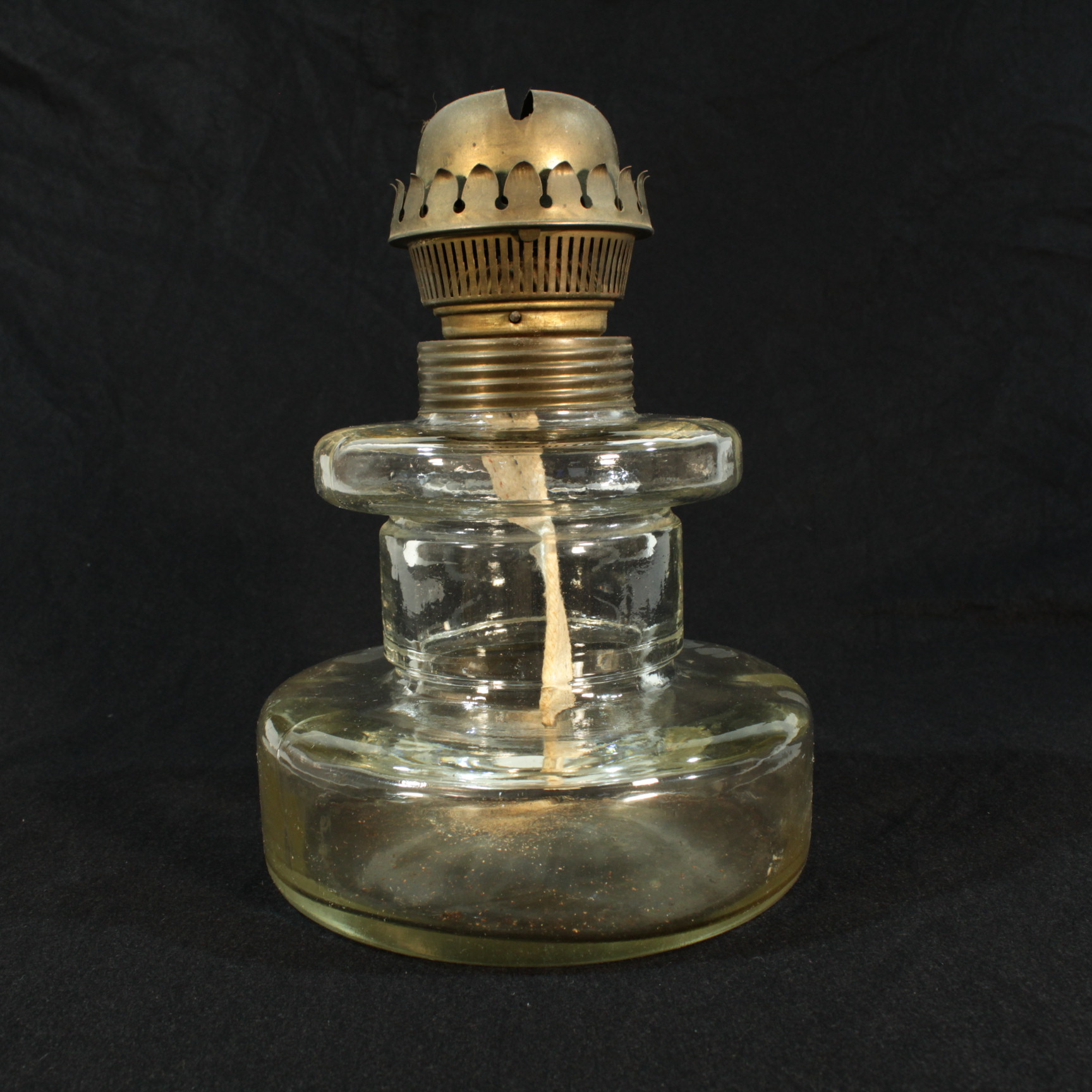Voir photo 2 de Lampe ancienne a pétrole Lampe ancienne a pétrole Bon état reconditionné photo 2