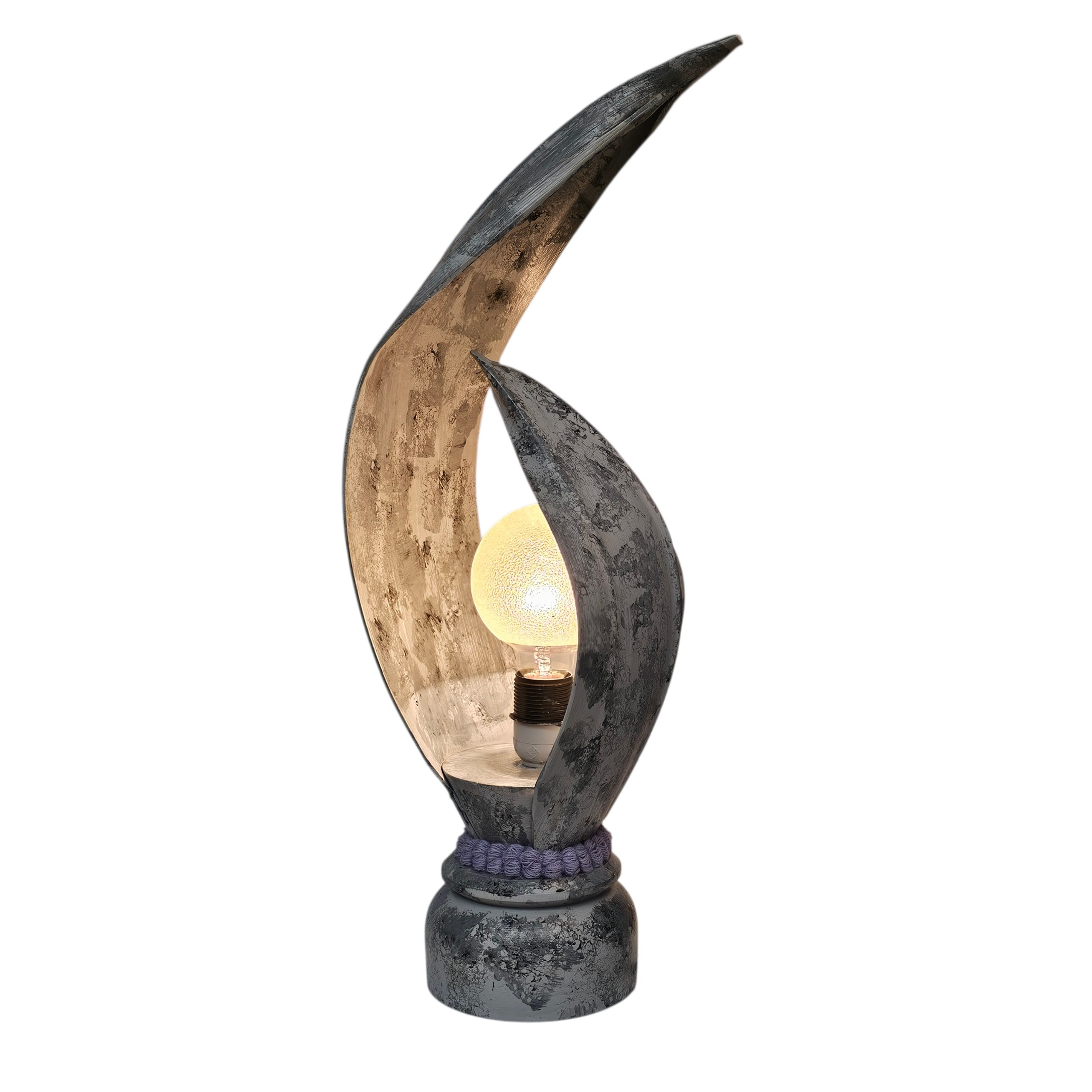 Voir photo 5 de Lampe Art-Déco ethnique en bois coco origine Thaïlande. Lampe Art-Déco ethnique en bois coco origine Thaïlande. Très bon état reconditionné photo 5