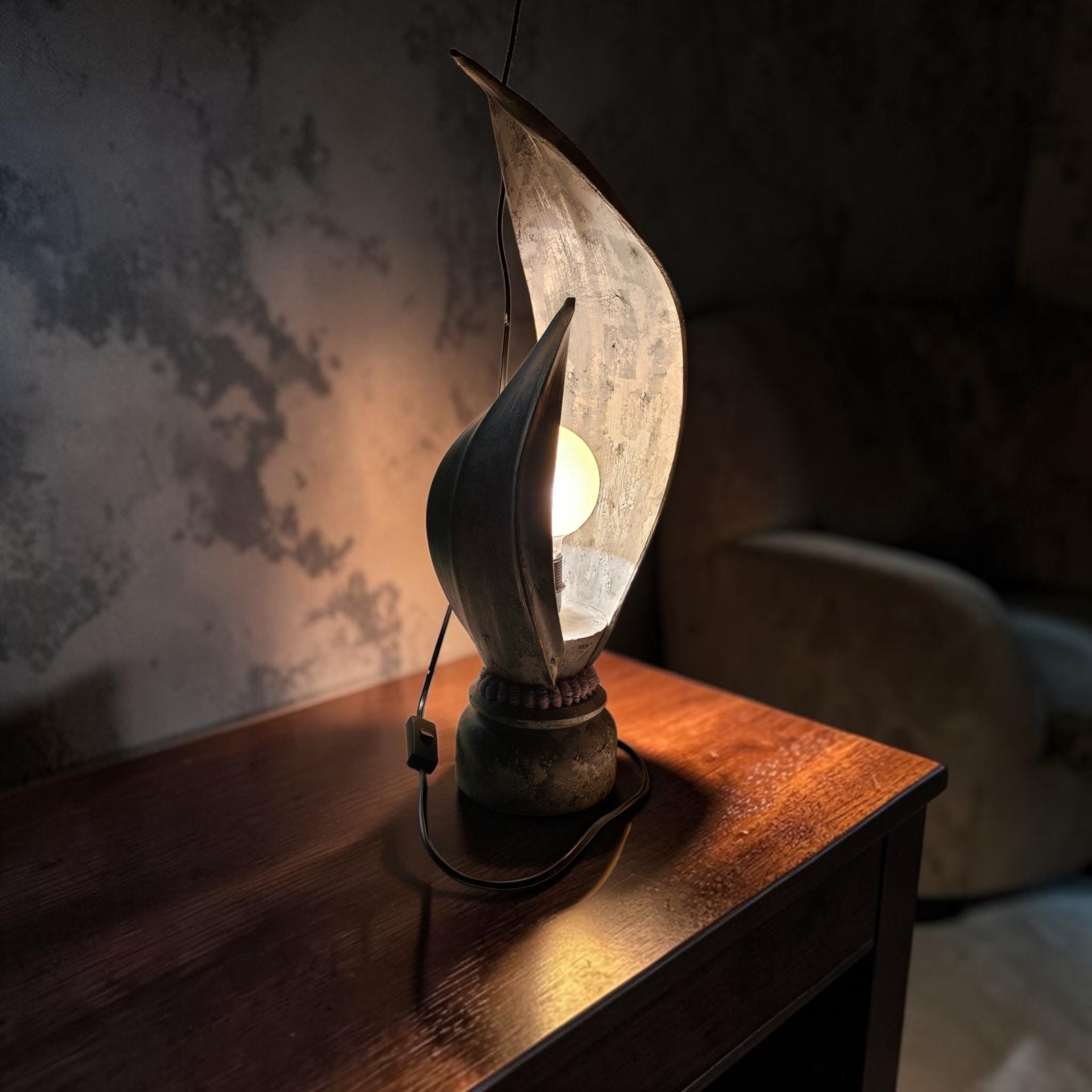 Lampe Art-Déco ethnique en bois coco origine Thaïlande. Très bon état - 44,28 € Lampe Art-Déco ethnique en bois coco origine Thaïlande. Très bon état reconditionné disponible sur Label Emmaüs