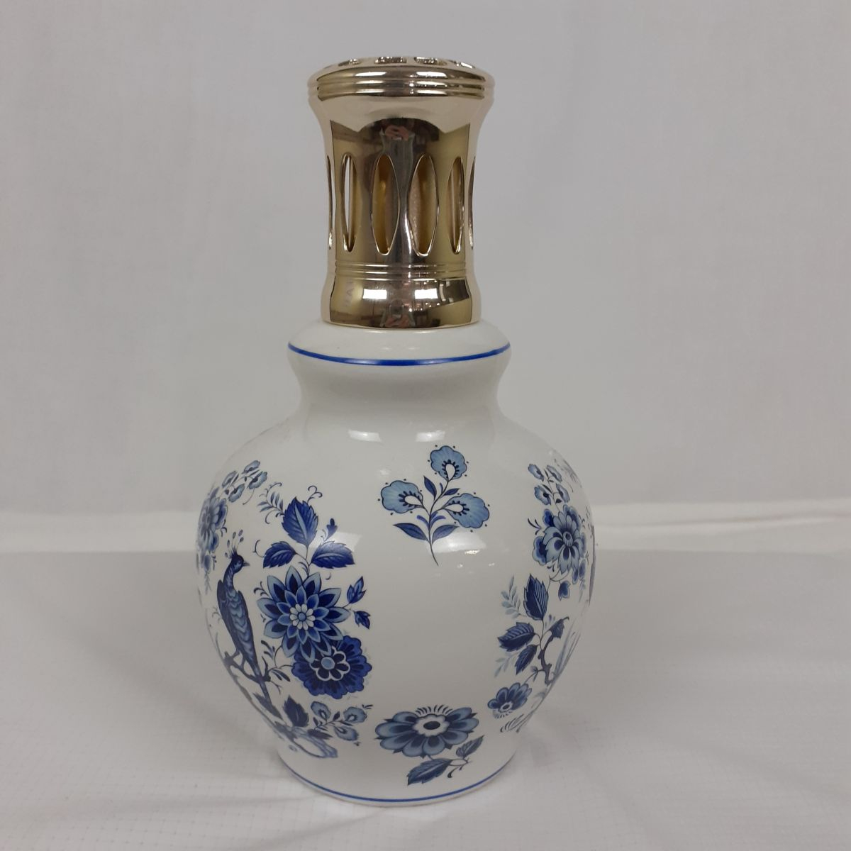 Voir photo 4 de Lampe Berger - Porcelaine Revol - Modèle Oiseau Bleu - Années 80/90 Lampe Berger - Porcelaine Revol - Modèle Oiseau Bleu - Années 80/90 Très bon état reconditionné photo 4